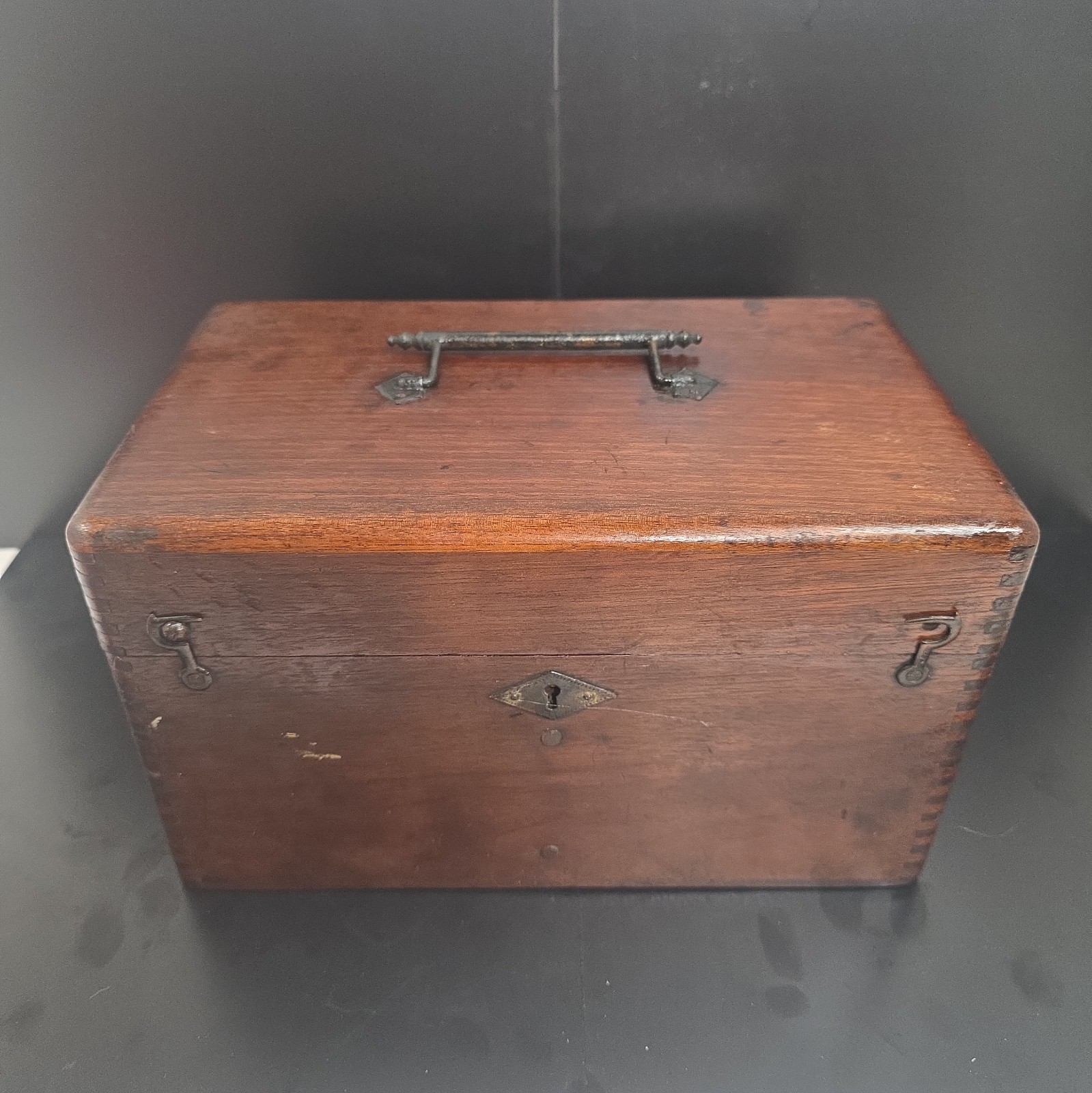 Antique Humphreys Veterinary Specifics Remedies box. VINTAGE THE REAL DEAL