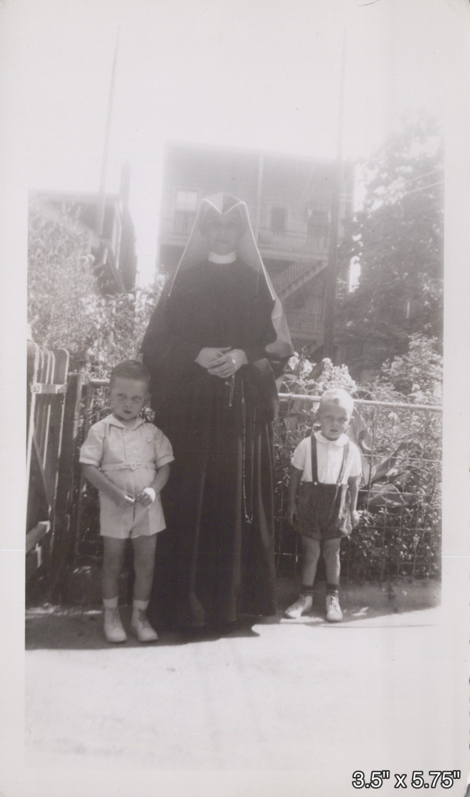 Creepy Backlit Nun Catholic Sister Habit Rosary Odd Spooky VINTAGE PHOTO