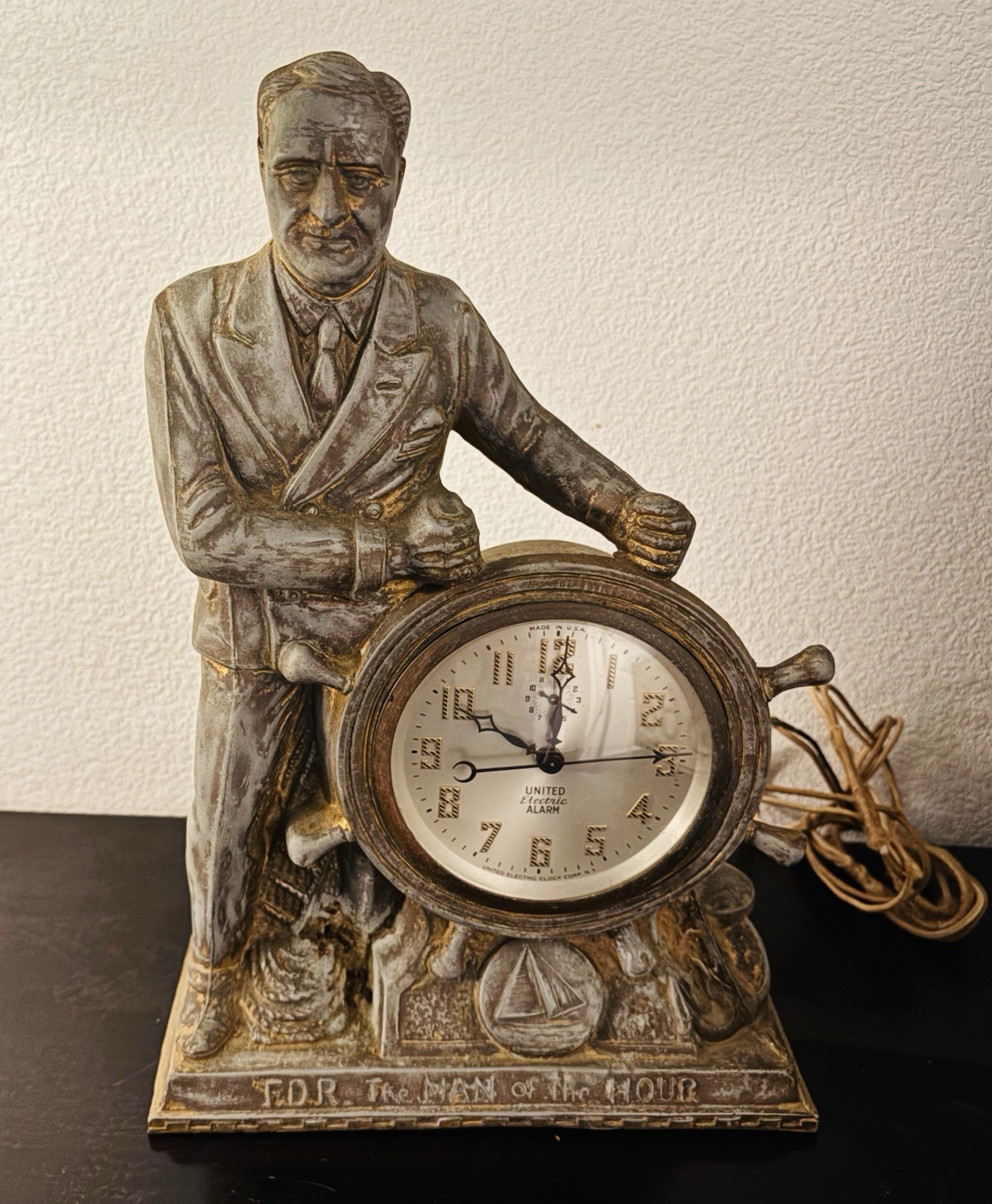 1930s FDR Franklin D Roosevelt “Man of the Hour” MantelClock United Electric USA