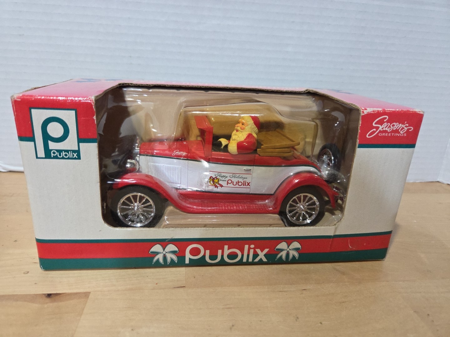 Seasons Greetings Publix Santa Driving 1928 Chevrolet Cabriolet In Box #18511