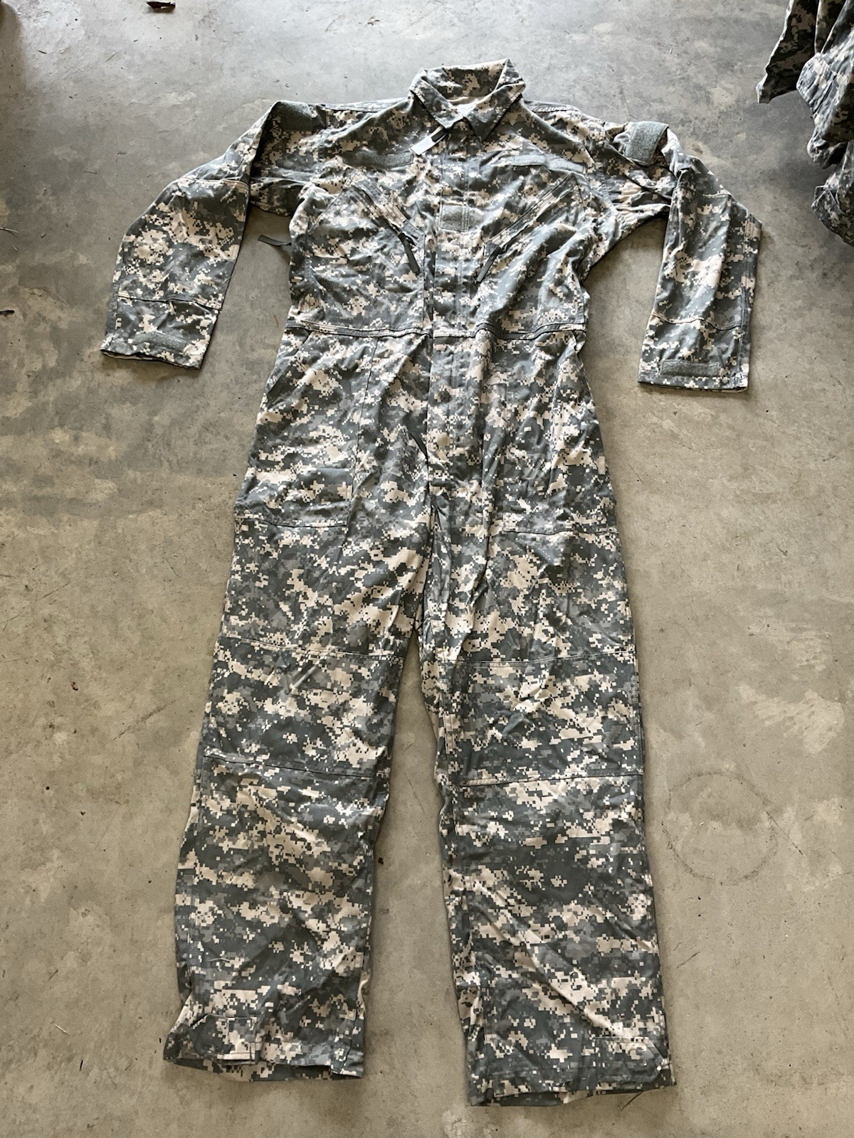 New With Tag US Army Military Mechanics Coveralls ACU UCP Digital Camo Large