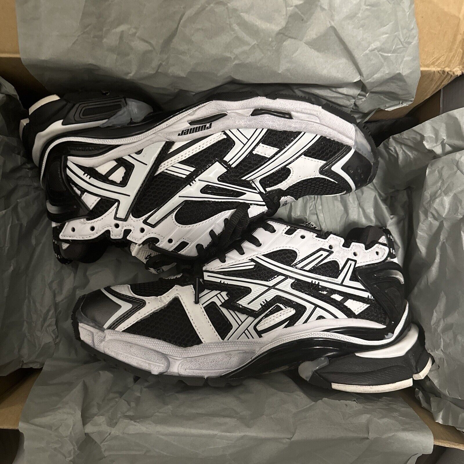 Size 8 - Balenciaga Runner Sneaker Black White