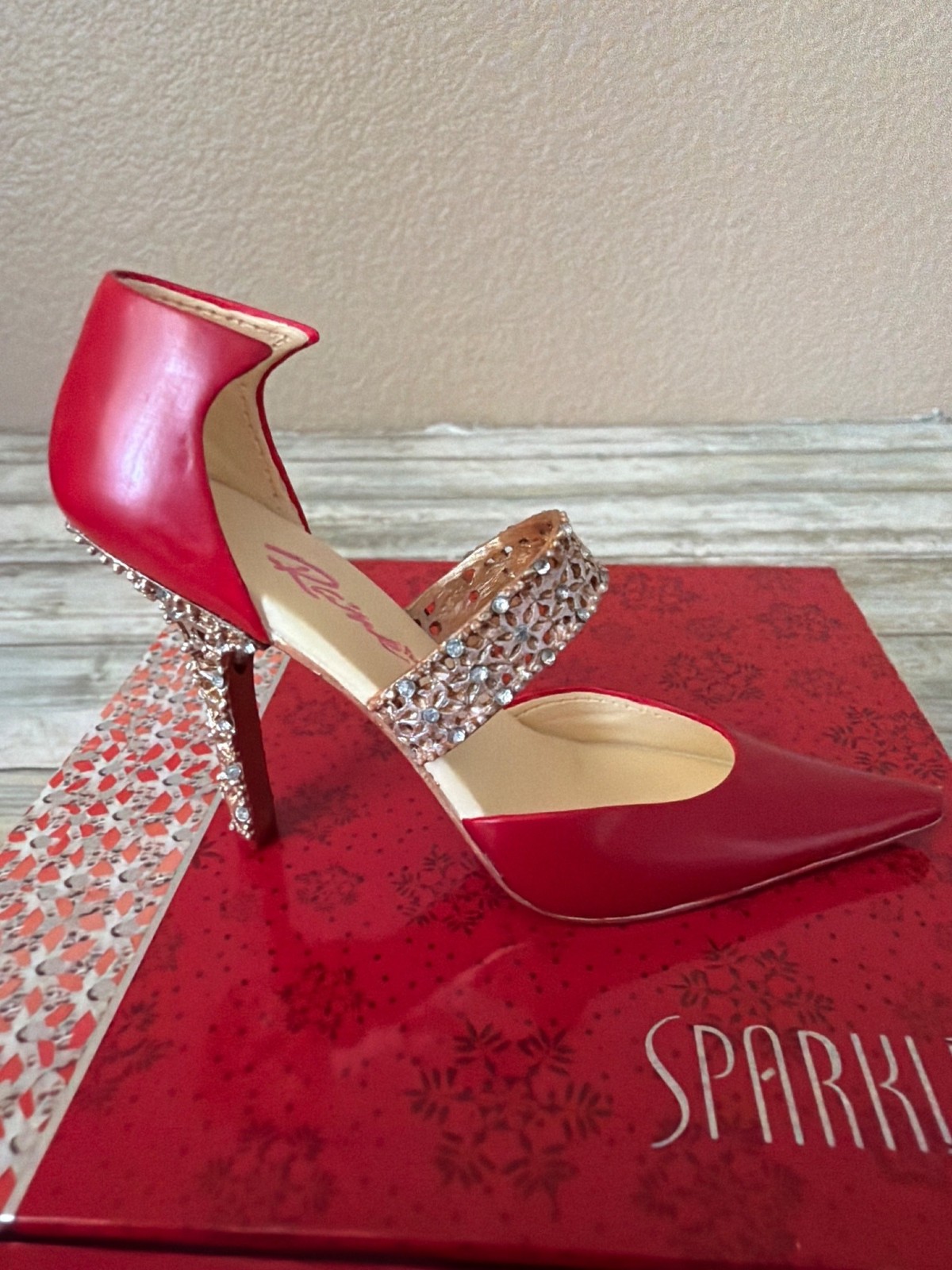 2006 Just the Right Shoe by Raine \