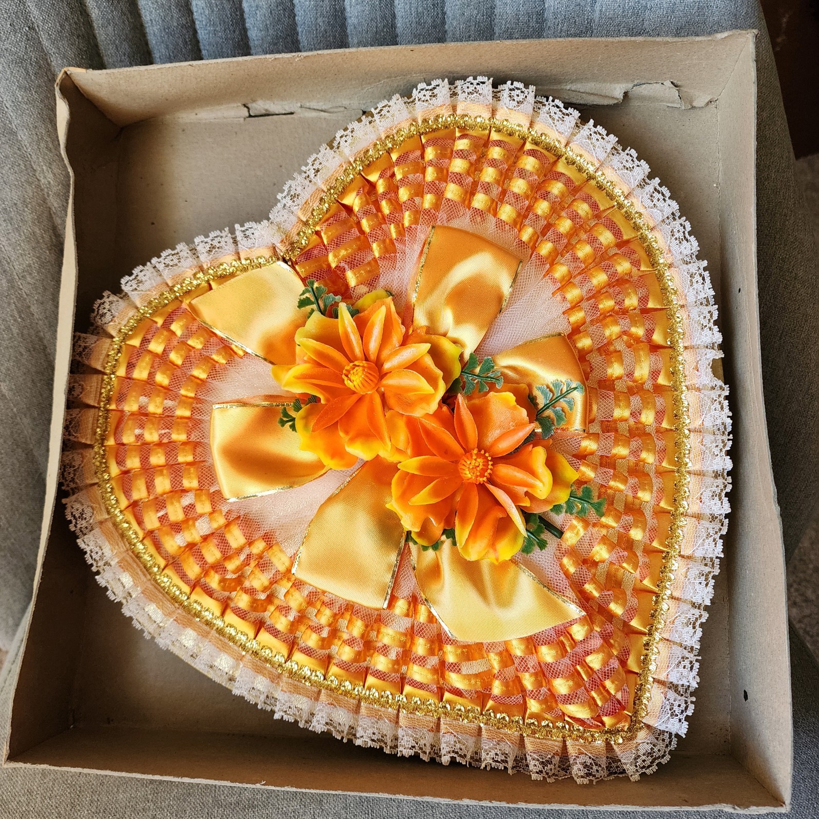 Vintage 70s Whitman's Chocolate Lace Floral Orange 13in. Large Heart Box 0581