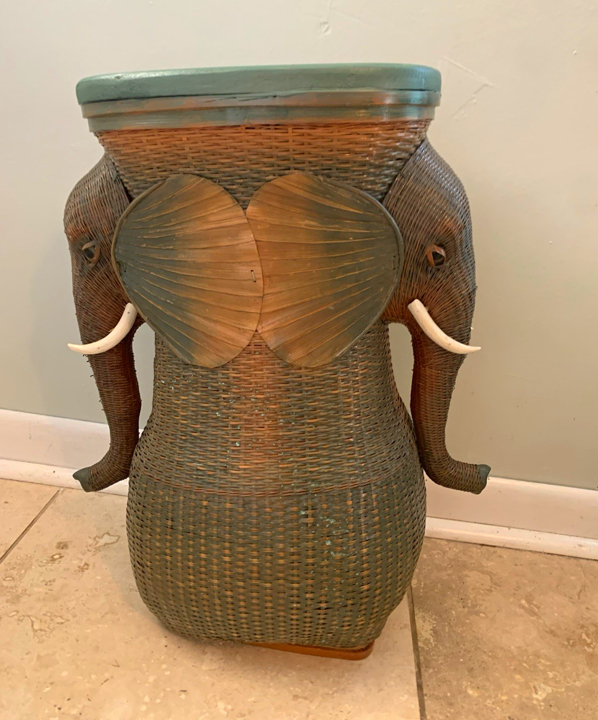 RARE Vtg 1970s Zhejiang Handicrafts Woven Wicker Elephant Pedestal Stool 