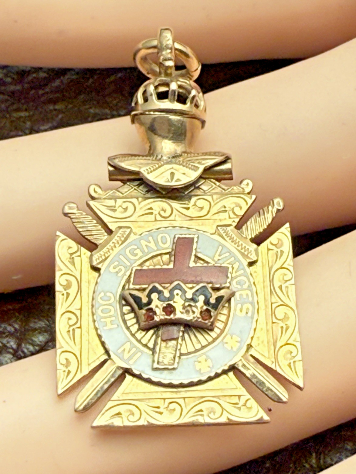 10K Knights Templar Masonic Freemasonry In Hoc Signo Vinces Fob Pendant 9.6 gram