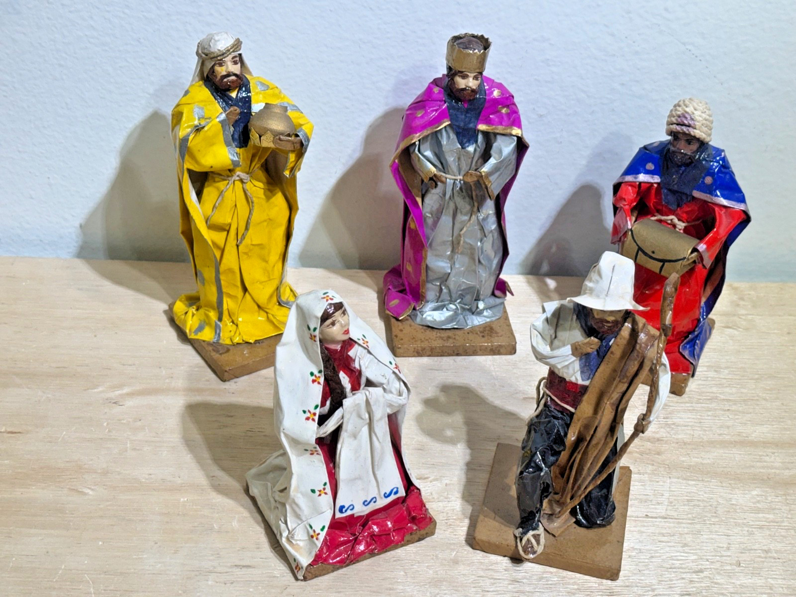 Vintage Lacquer Paper Mache Christmas Nativity Scene | Handmade Costa Rica 1994
