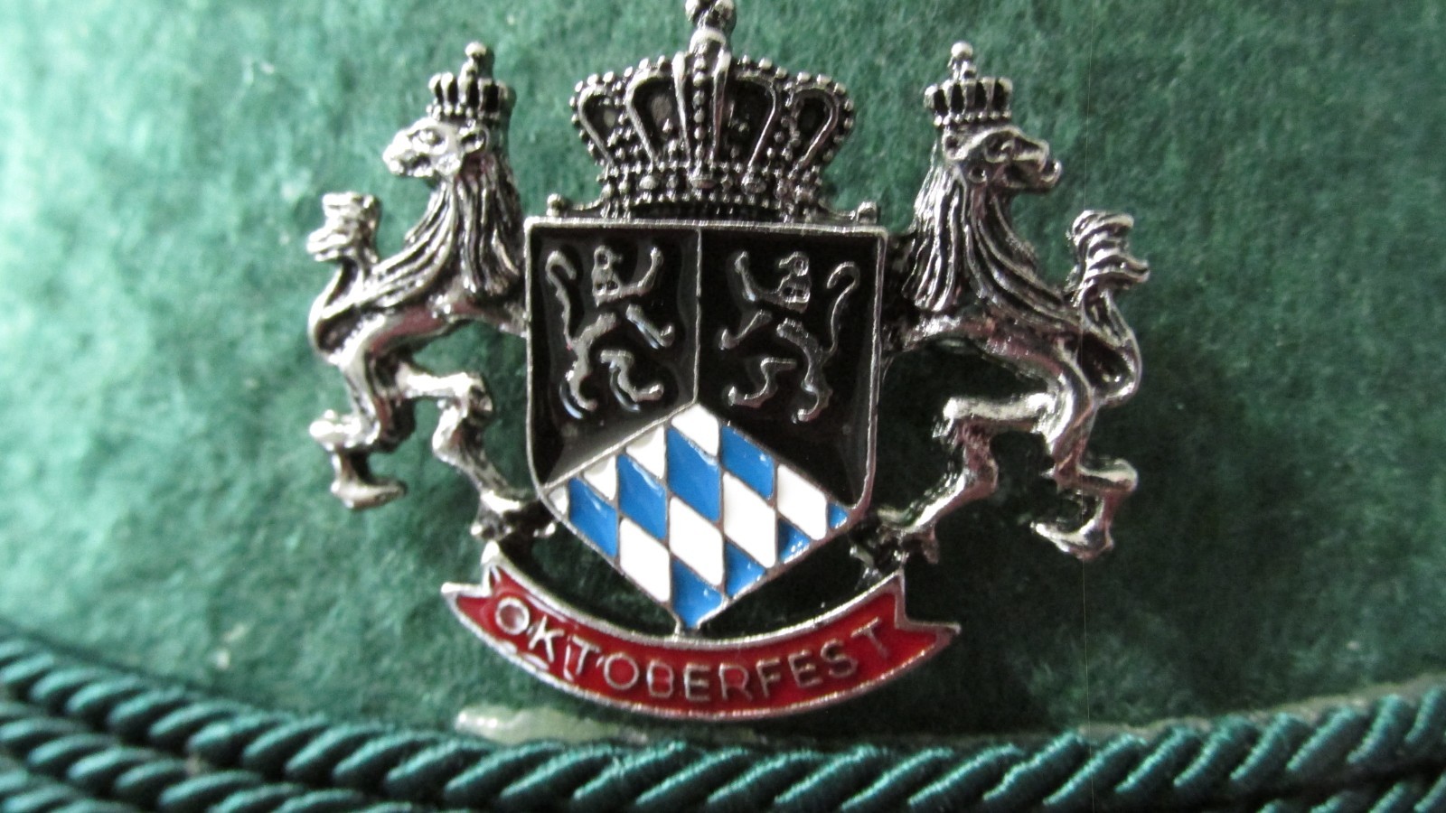 Bavarian Lions with Crown & Flag 