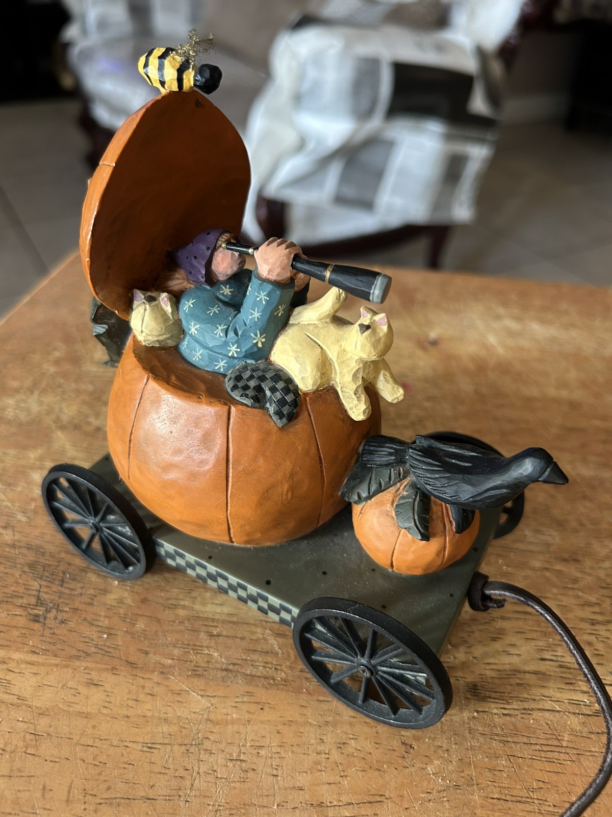Vintage 1999 Williraye Studio Witch In Pumpkin Cats Bee Cart Halloween Decor 