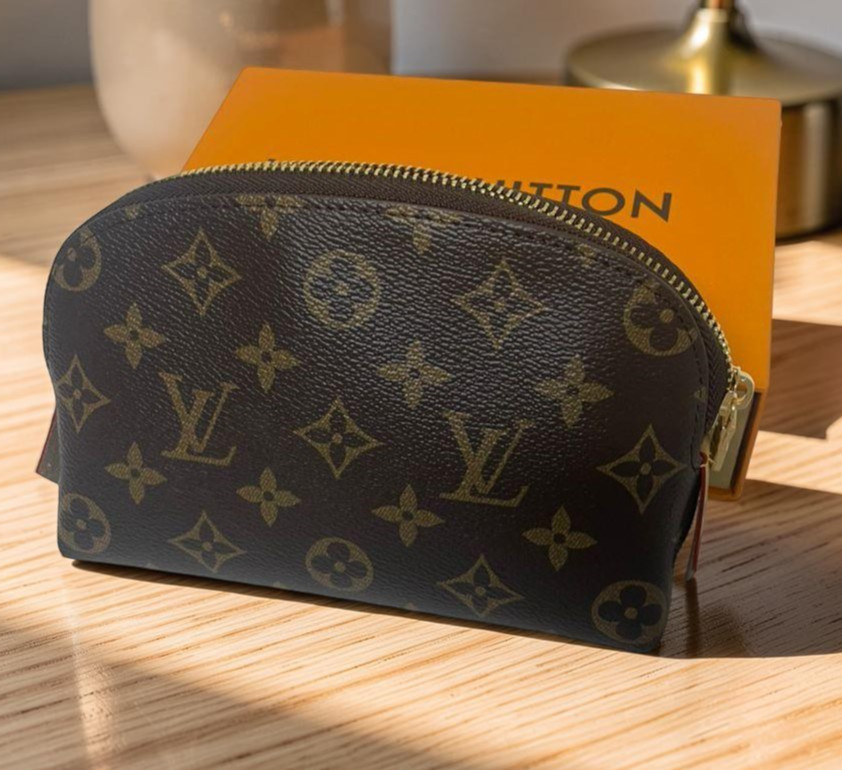 LOUIS VUITTON Monogram Pochette Cosmetic PM Pouch M43996 LV Auth BA9096
