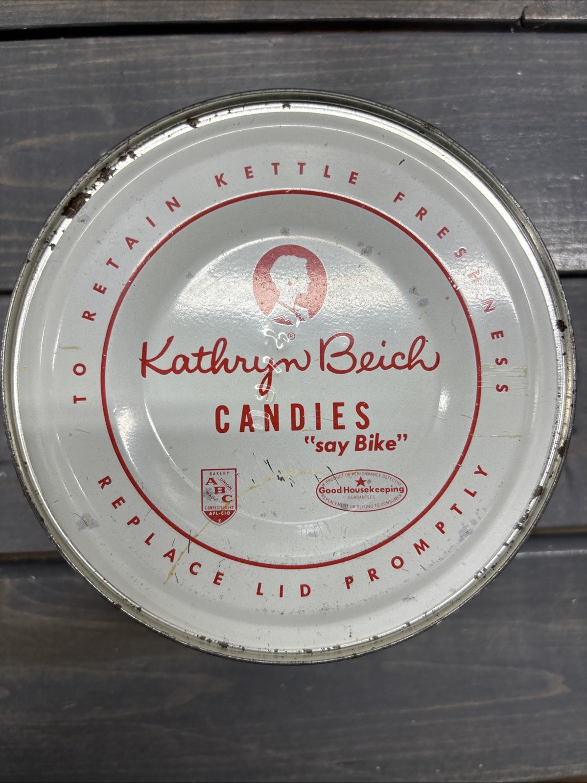 60s Vintage KATHRYN BEICH CANDY TOFFEE GRAPHIC KEYWIND TIN BLOOMINGTON ILLINOIS