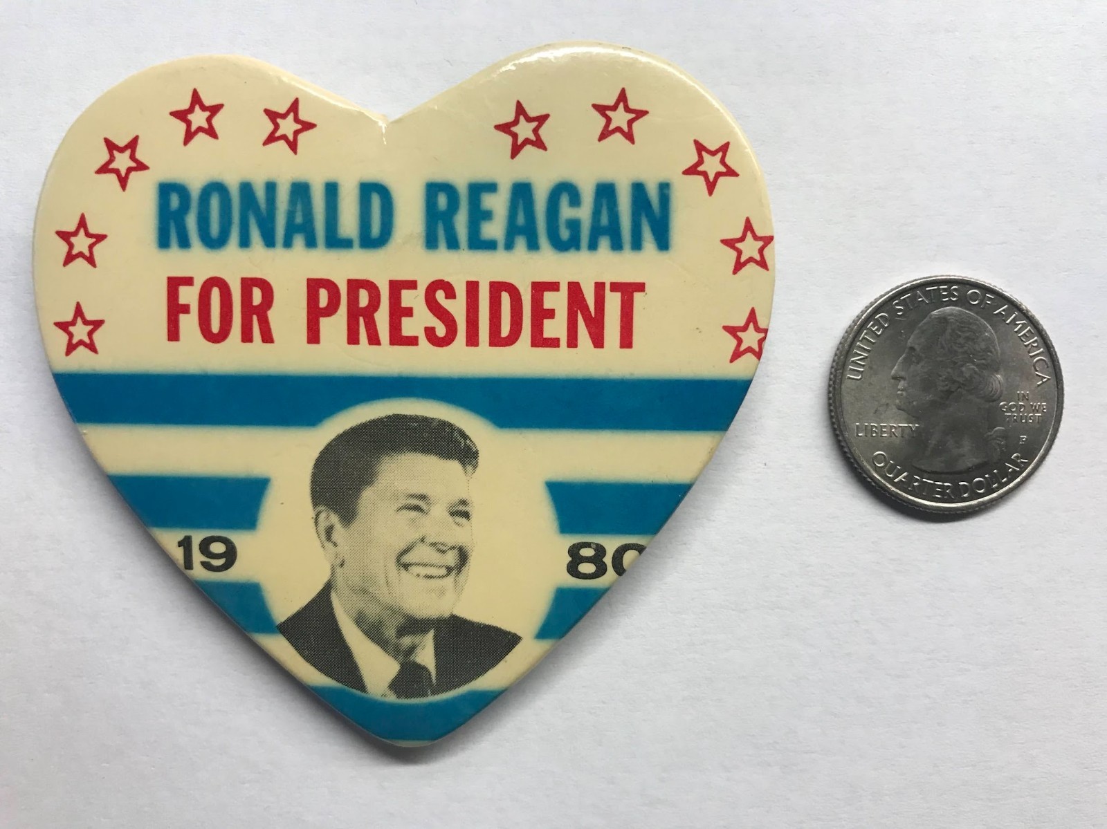 Vintage RONALD REAGAN FOR PRESIDENT Campaign Heart Pinback Pin Button 1980
