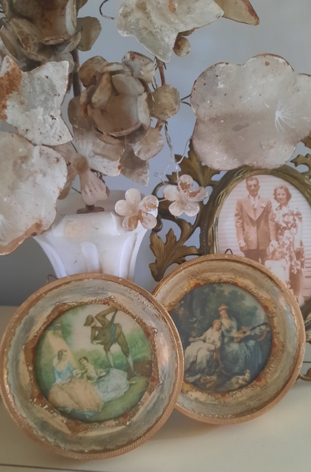 Vintage Italian Florentine Pair of Round 5\