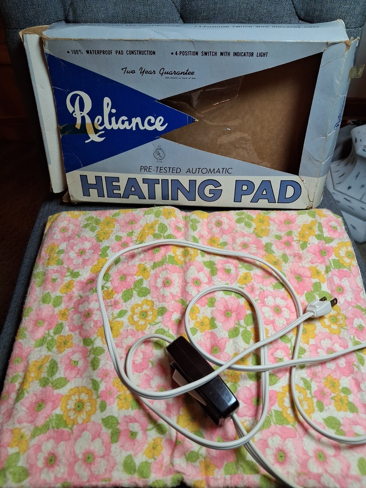 Vintage Reliance Flower Power 1970s Heating Pad MCM Floral 3 Heat Works Great Vintage Reliance Flower Power 1970s Heating Pad MCM Floral 3 Heat Works Great