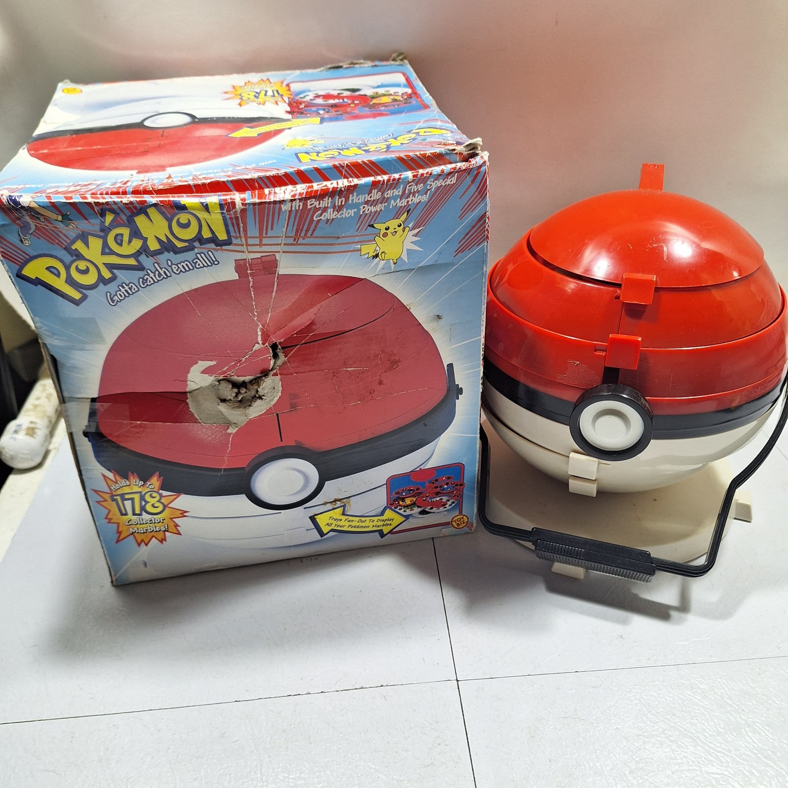 Vintage 2000 Toy Biz Pokemon Poke Ball Marble Carry Case 178 Storage