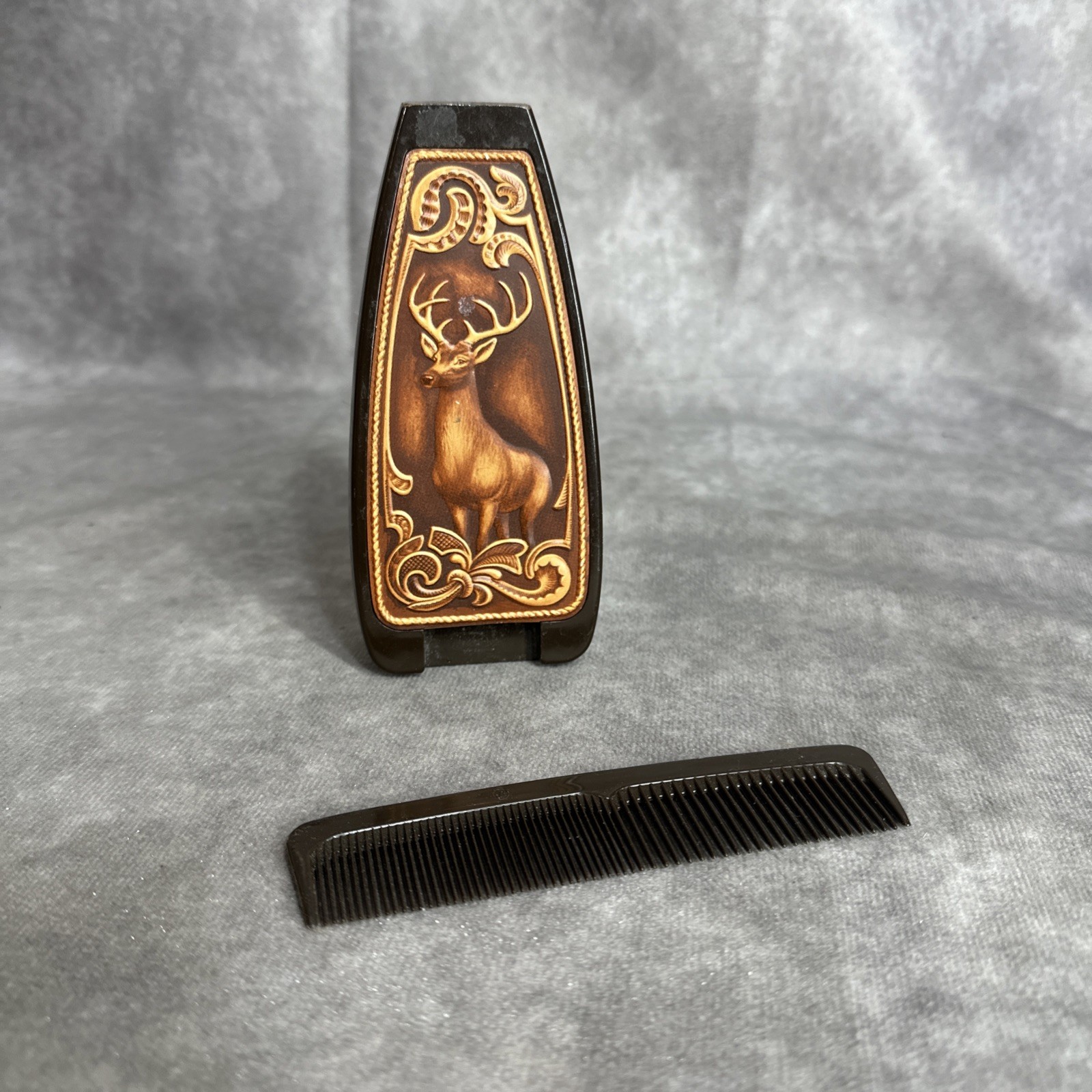 Vtg 70’s Avon Outdoorsman Wild Mustang Brush & Comb Valet Hair Care Set Men Boys Vtg 70’s Avon Outdoorsman Wild Mustang Brush & Comb Valet Hair Care Set Men Boys