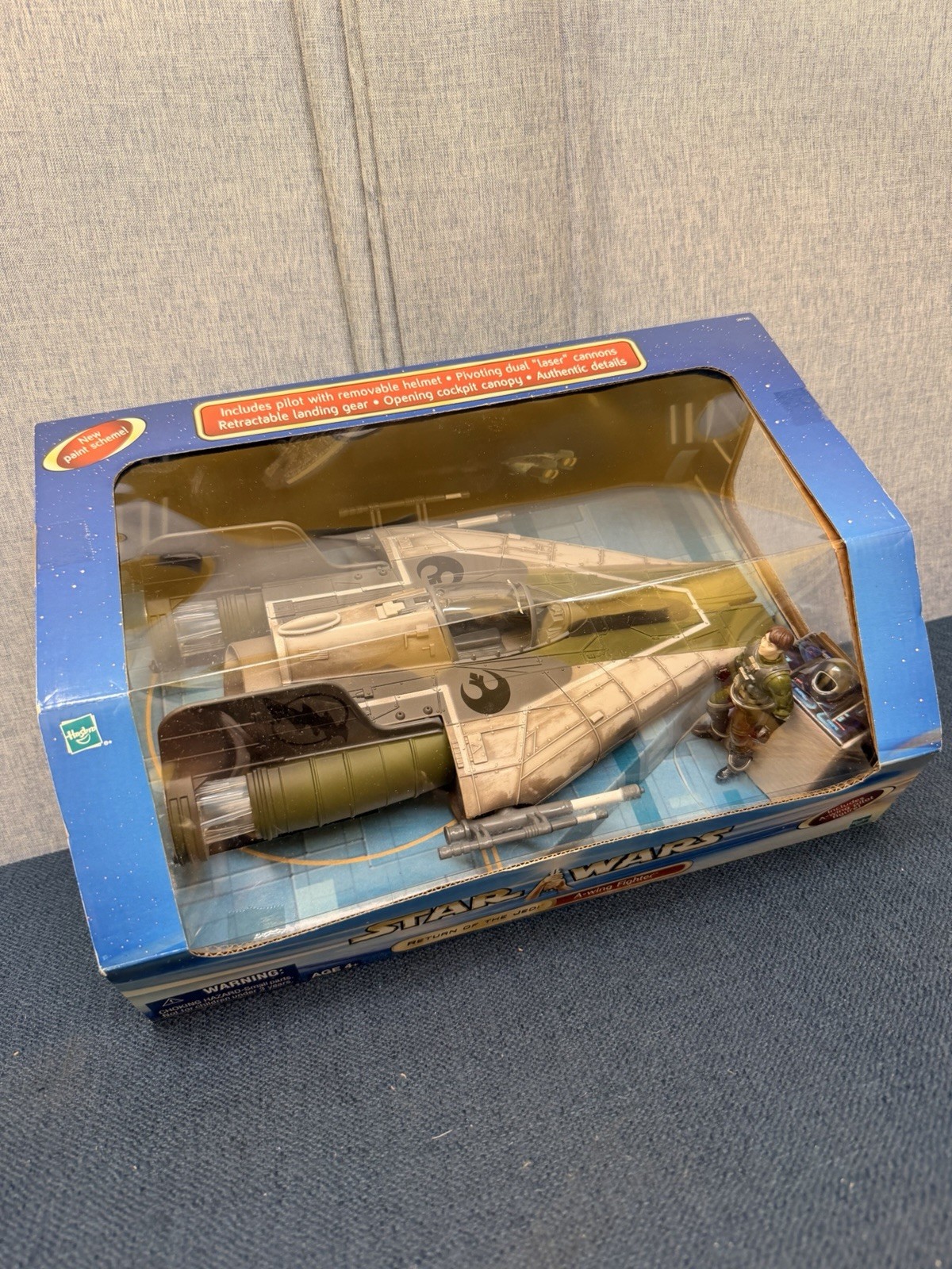 2002 Hasbro Star Wars Return of the Jedi A-Wing Fighter with Pilot figure (NEW)