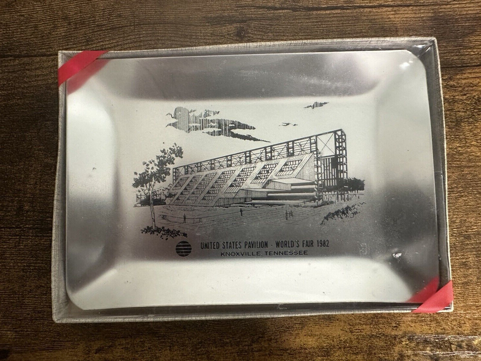 Worlds Fair US Pavilion Metal Tray 1982 Knoxville, TN NEW in BOX Worlds Fair US Pavilion Metal Tray 1982 Knoxville, TN NEW in BOX