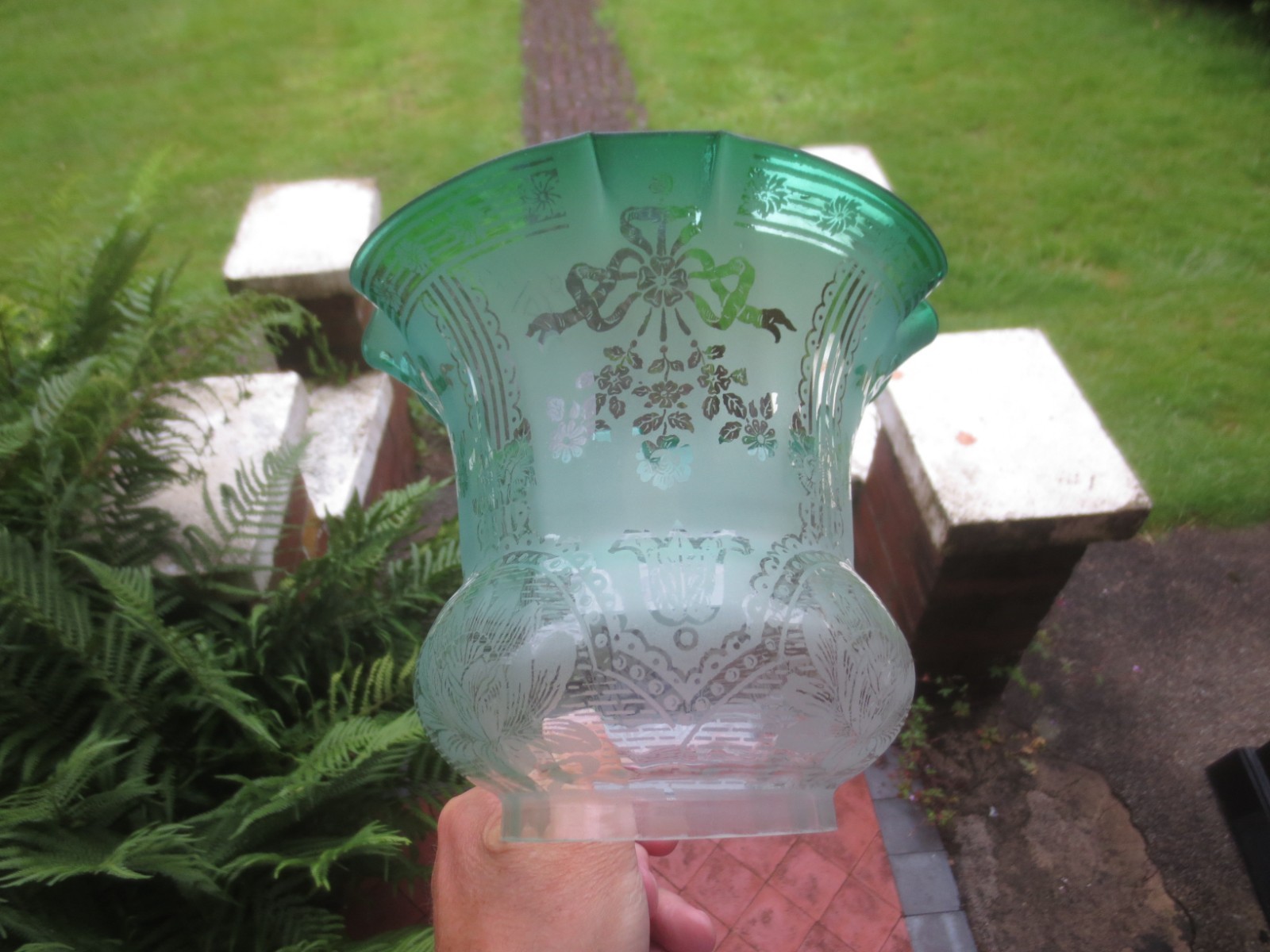 SUPERB ANTIQUE VERITAS  TULIP GREEN ACID ETCHED DUPLEX OIL LAMP SHADE