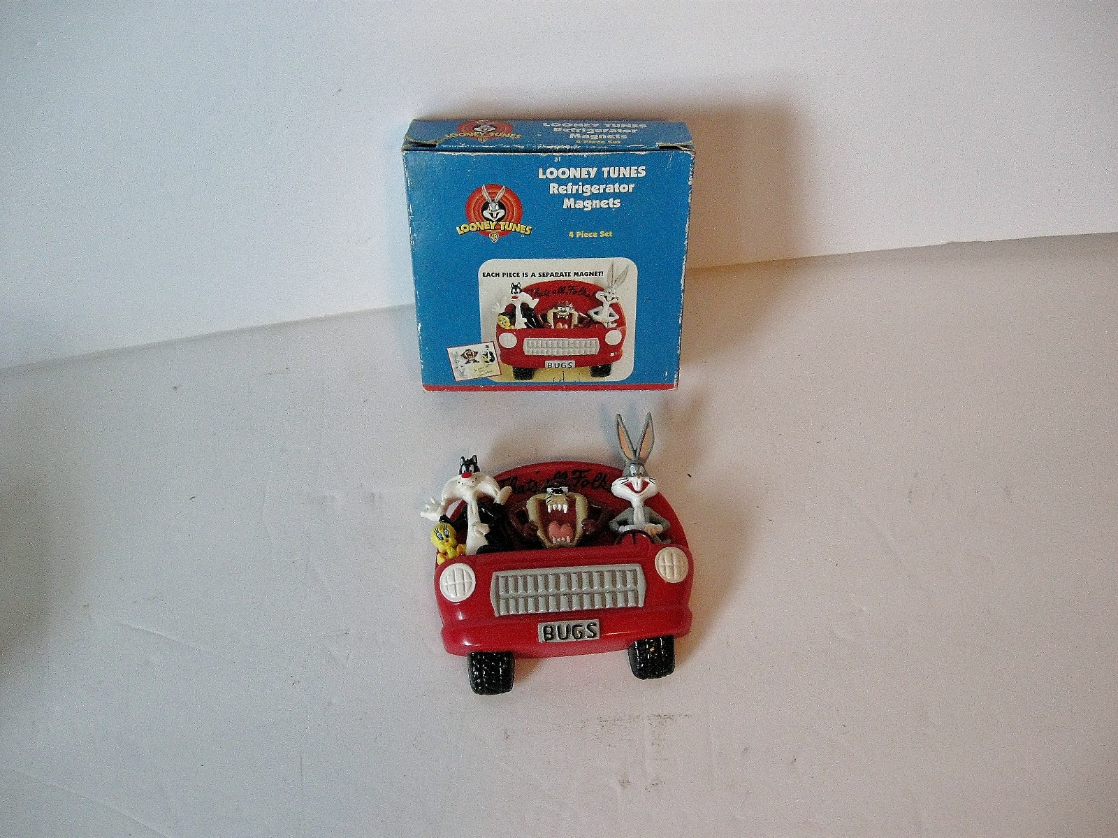 Vintage Looney Tunes refrigerator magnet Tweety Sylvester Bugs Bunny in box