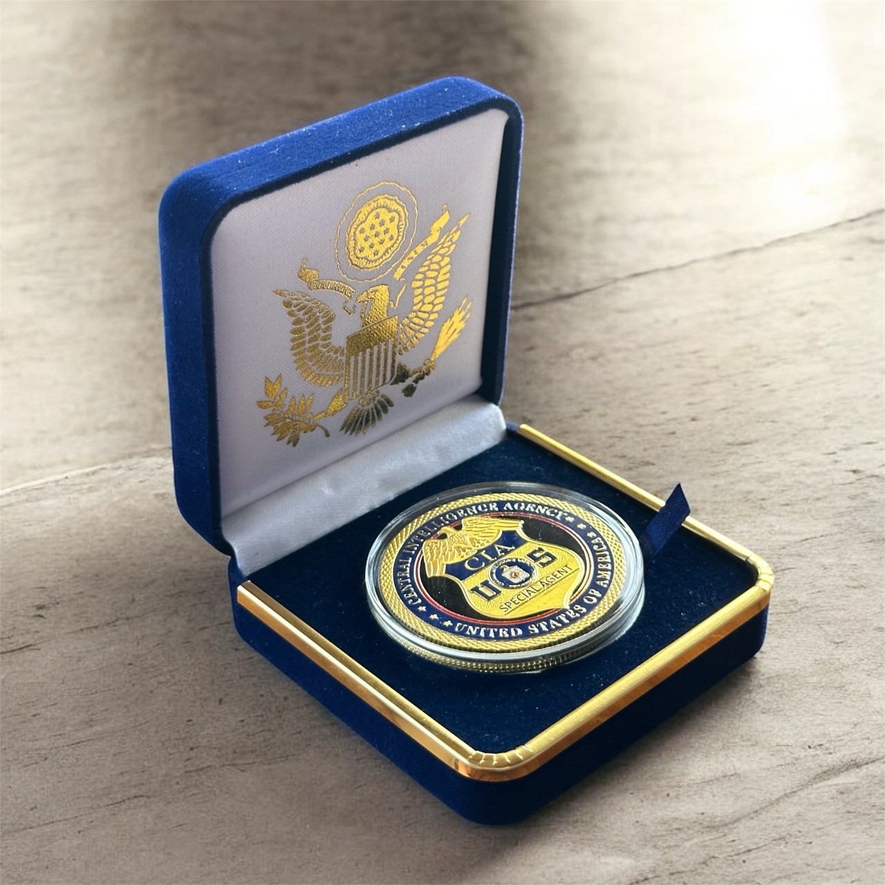 CIA U S Central Intelligence Agency Special Agent  Coin in Blue Velvet Case ·NEW