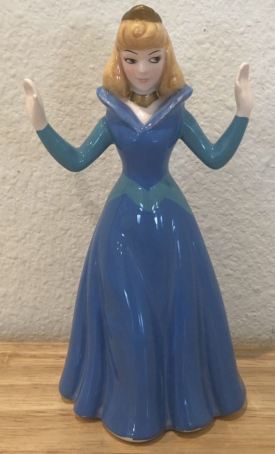 DISNEY SCHMID CERAMIC SLEEPING BEAUTY AURORA PORCELAIN 30TH ANNIV 6.5\