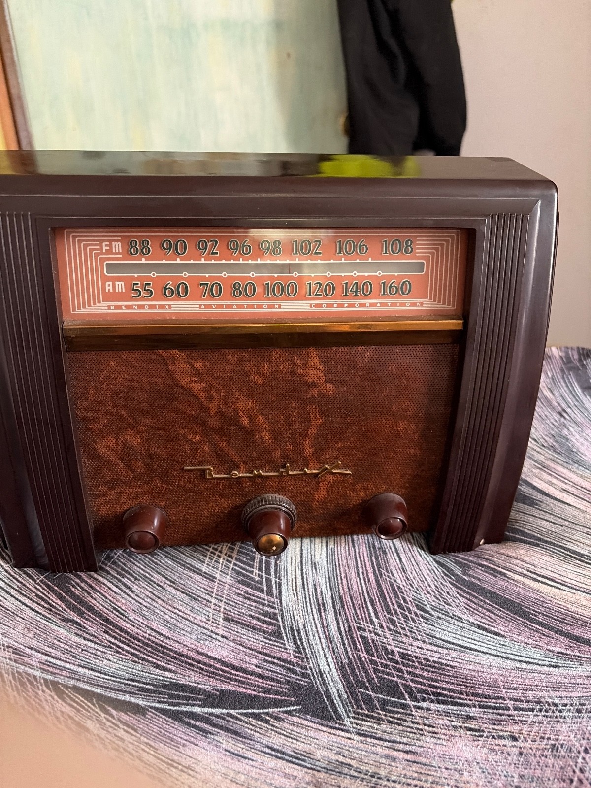 Bendix Bakelite 1949 AM/FM Tube Superheterodyne Radio Model 75P6U Vintage