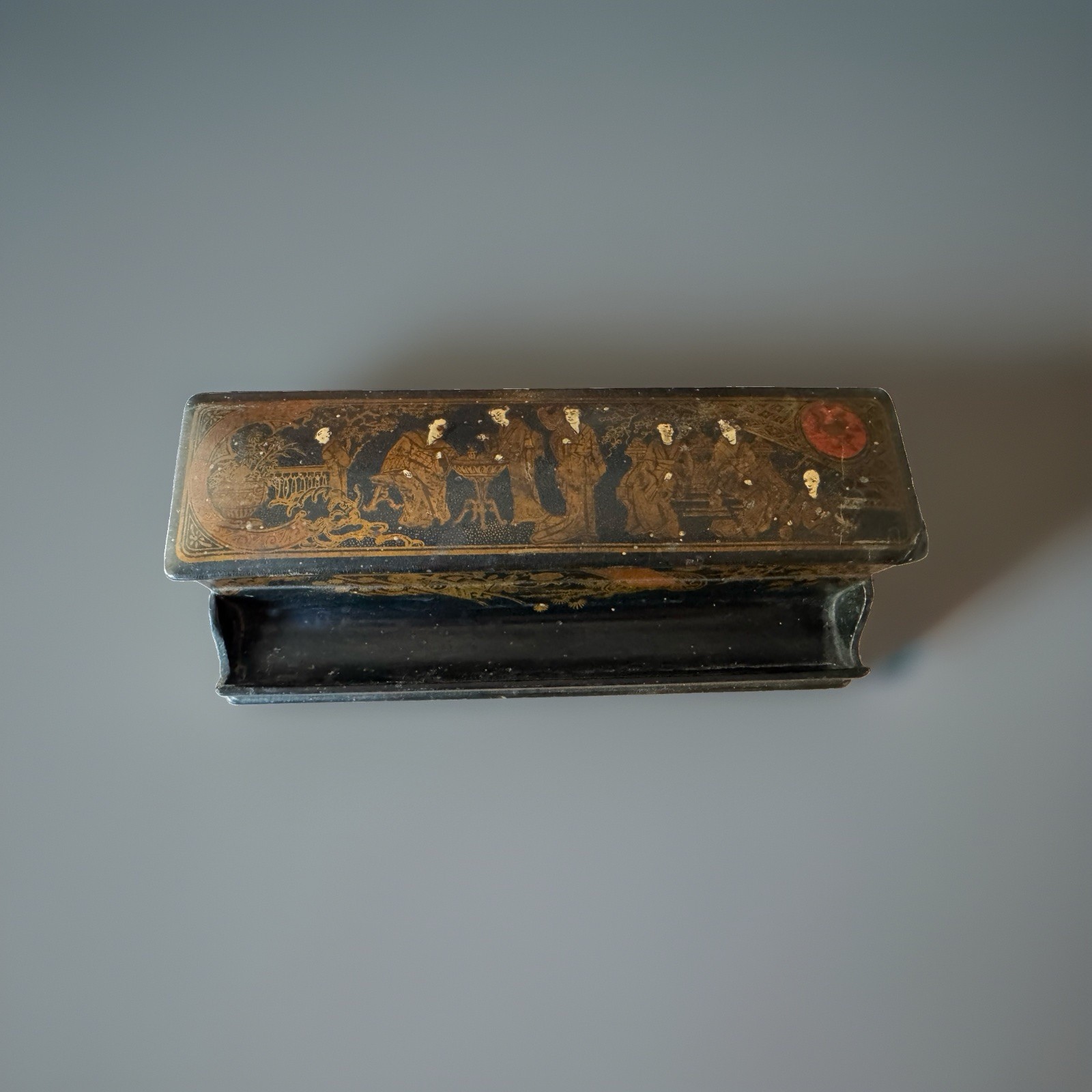 19th C JAPANESE CHINOISIERE BLACK LACQUER & GILT PAPIER MACHE COVERED INK STAND