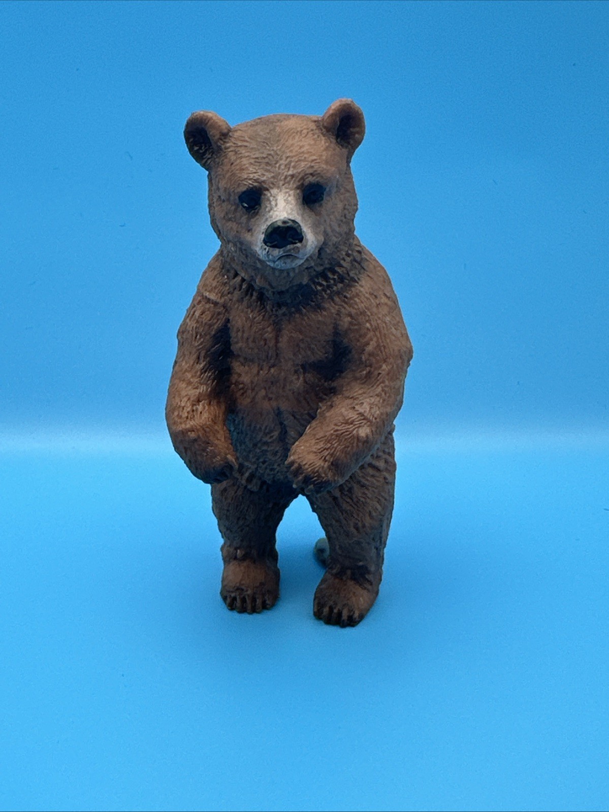 Schleich 2012 14686 Standing Grizzly Bear Brown Retired Plastic Figure