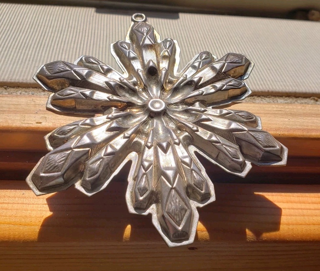 Gorham 23g Sterling Silver Snowflake Christmas Ornament. Vintage 1974  