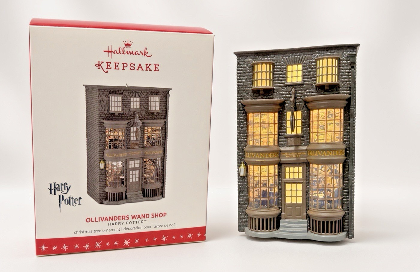2016 Hallmark Keepsake Harry Potter Ollivanders Wand Shop Ornament QXI3044