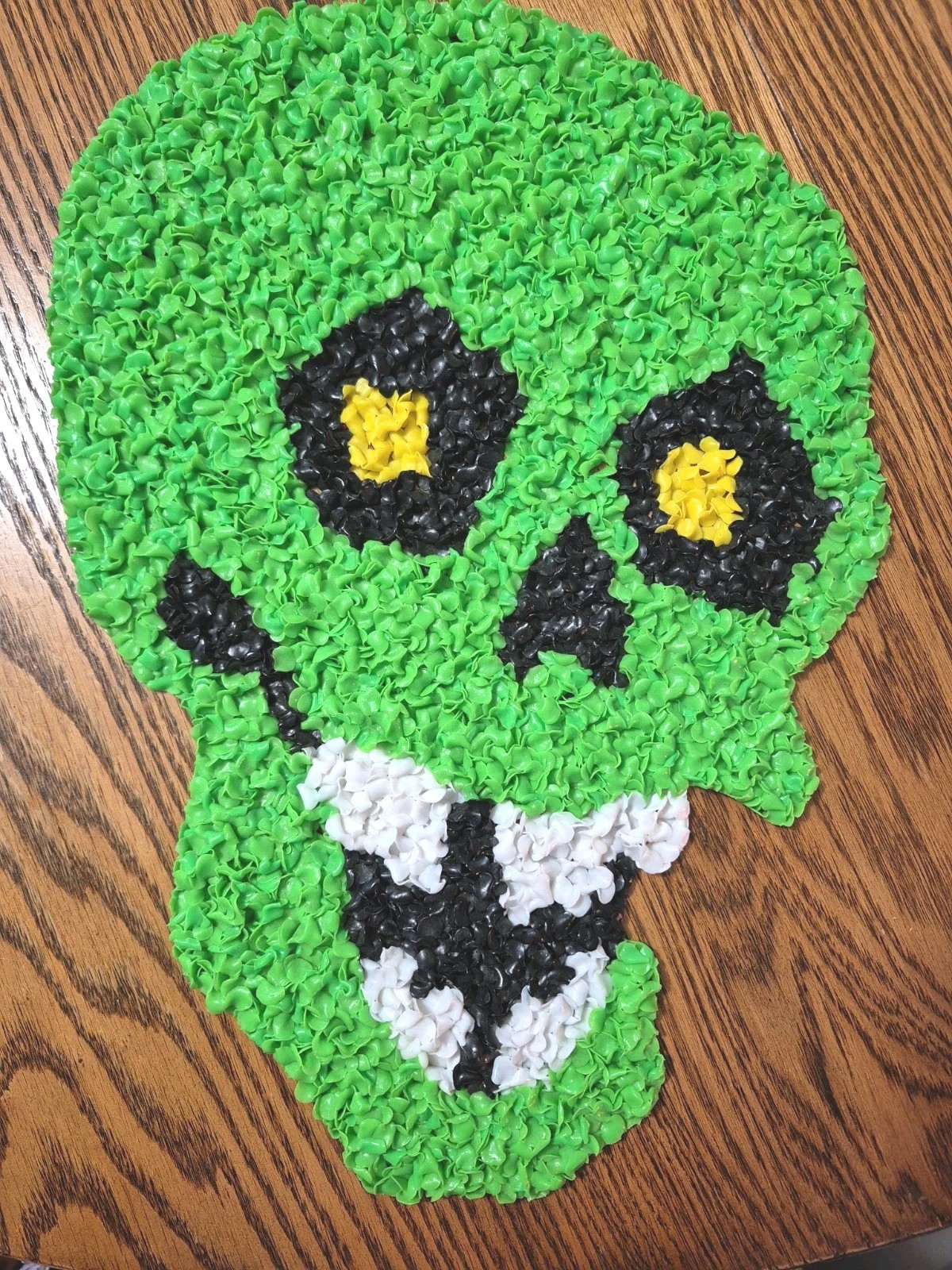 VINTAGE 1970s MELTED PLASTIC POPCORN HALLOWEEN SKULL WALL DECORATION-16\