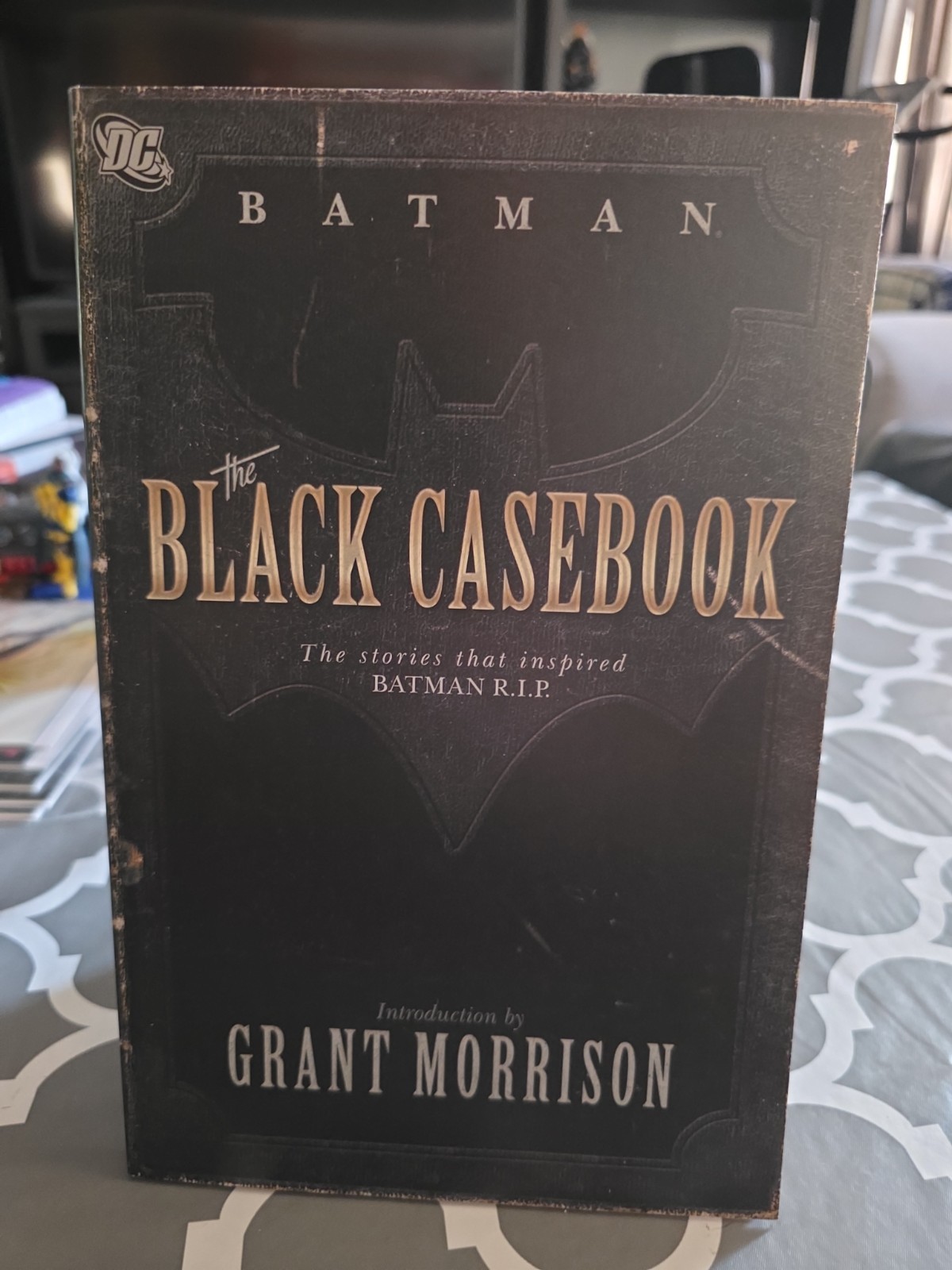 Batman: The Black Casebook: The Stories That Inspired Batman R.I