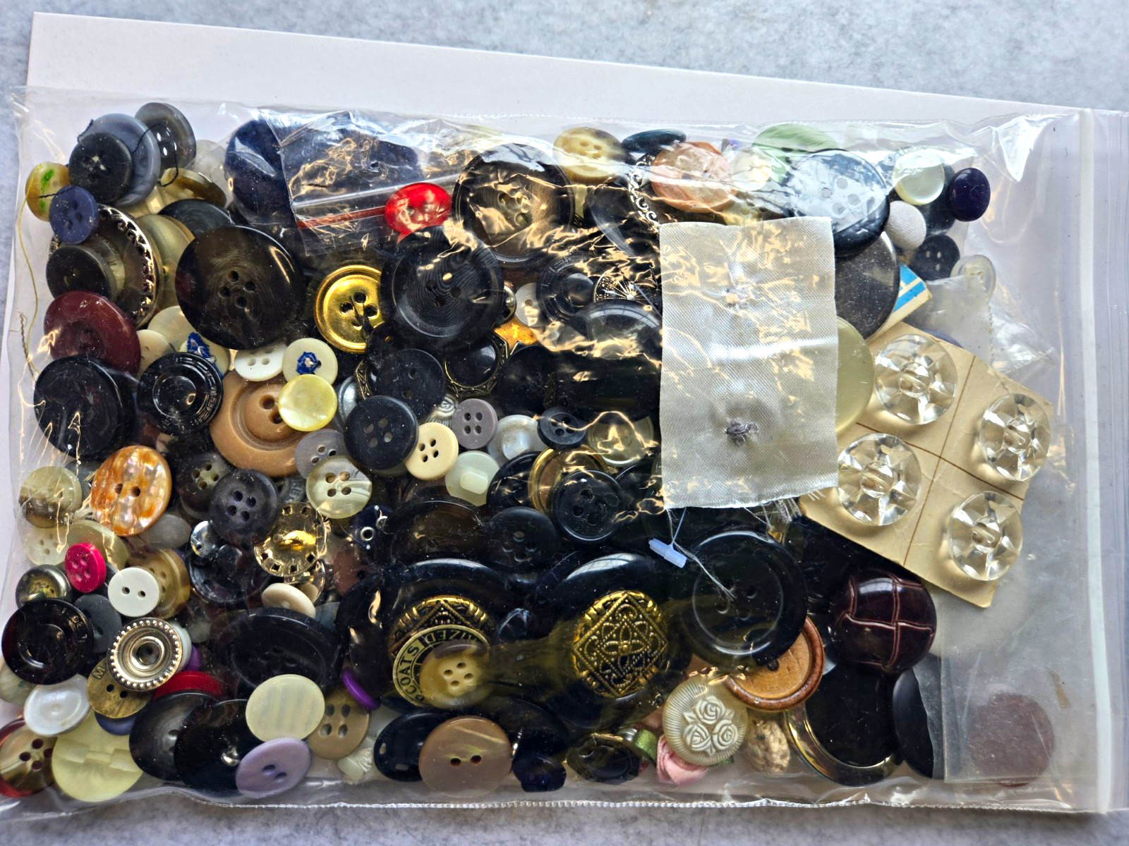 Vintage Buttons Bag Measures 5\