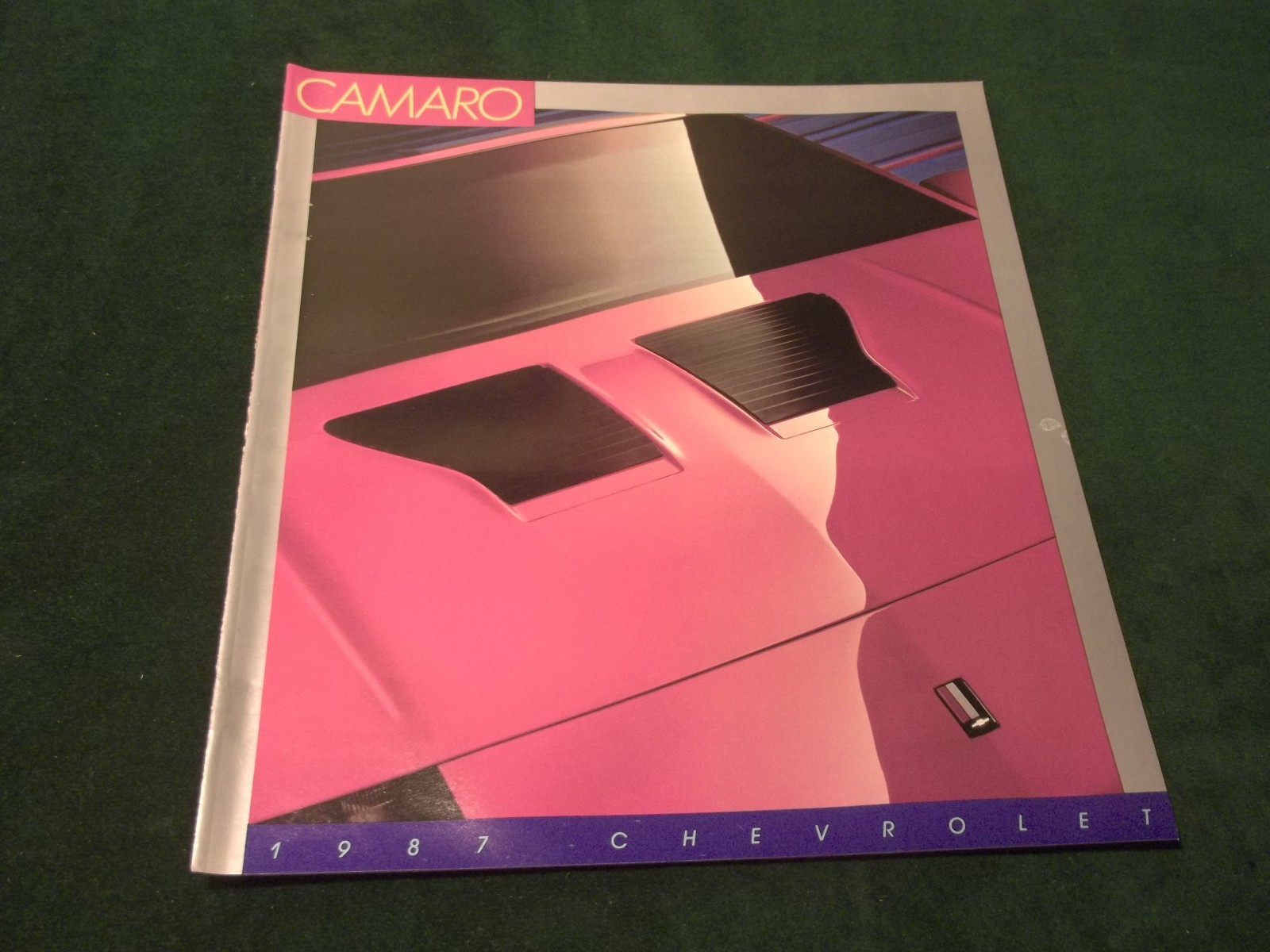 MINT 1987 CAMARO SALES BROCHURE 20 PAGES  W/ COLOR CHART (box 550)