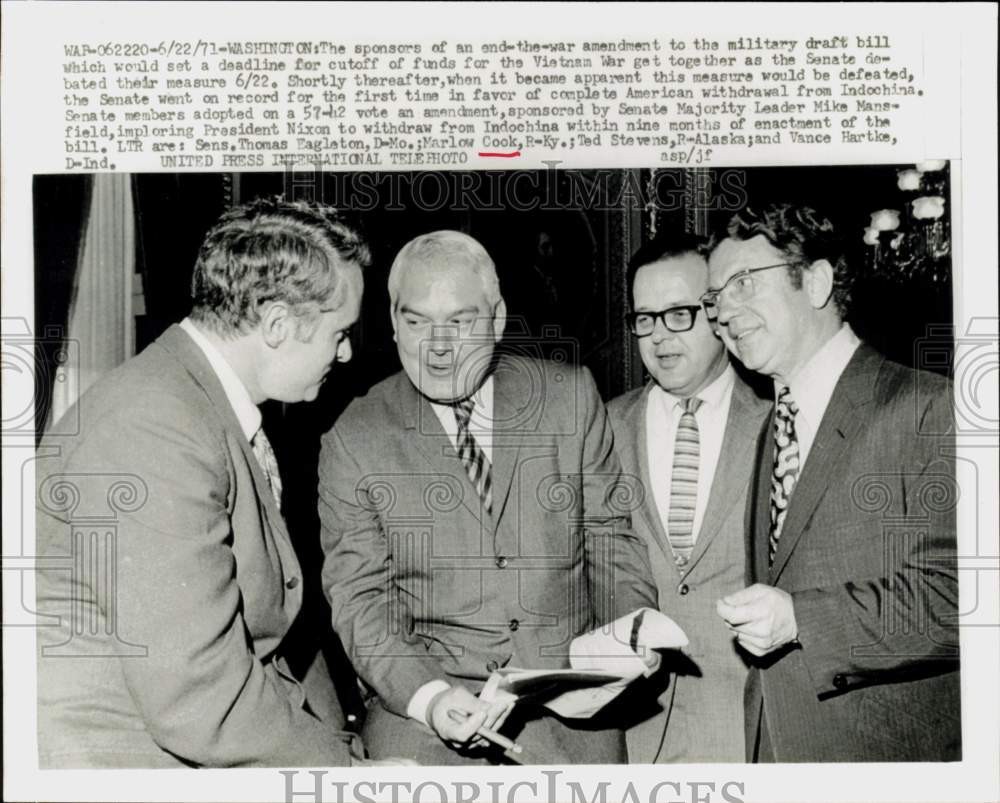 1971 Press Photo Sponsors of amendment to draft bill meet in Washington