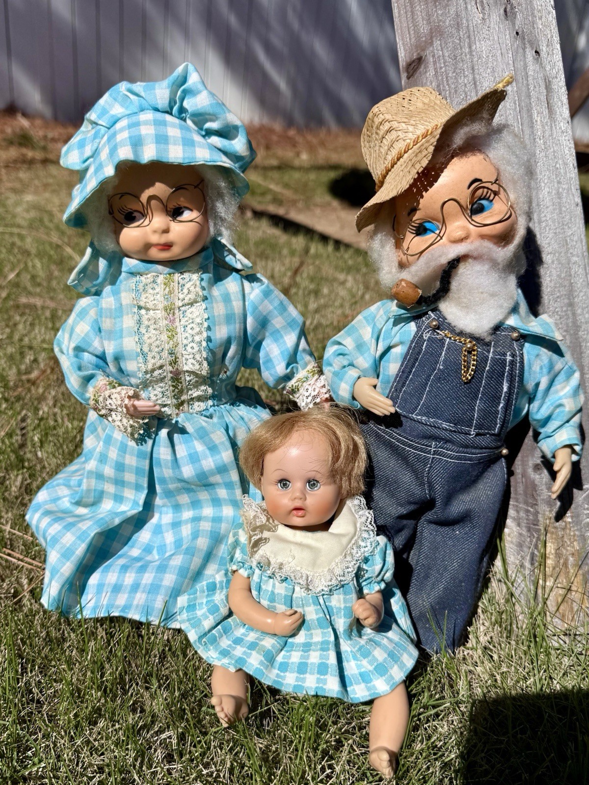 Vintage Hand Made Folk Art Grandma And Grandpa With Baby Doll Set