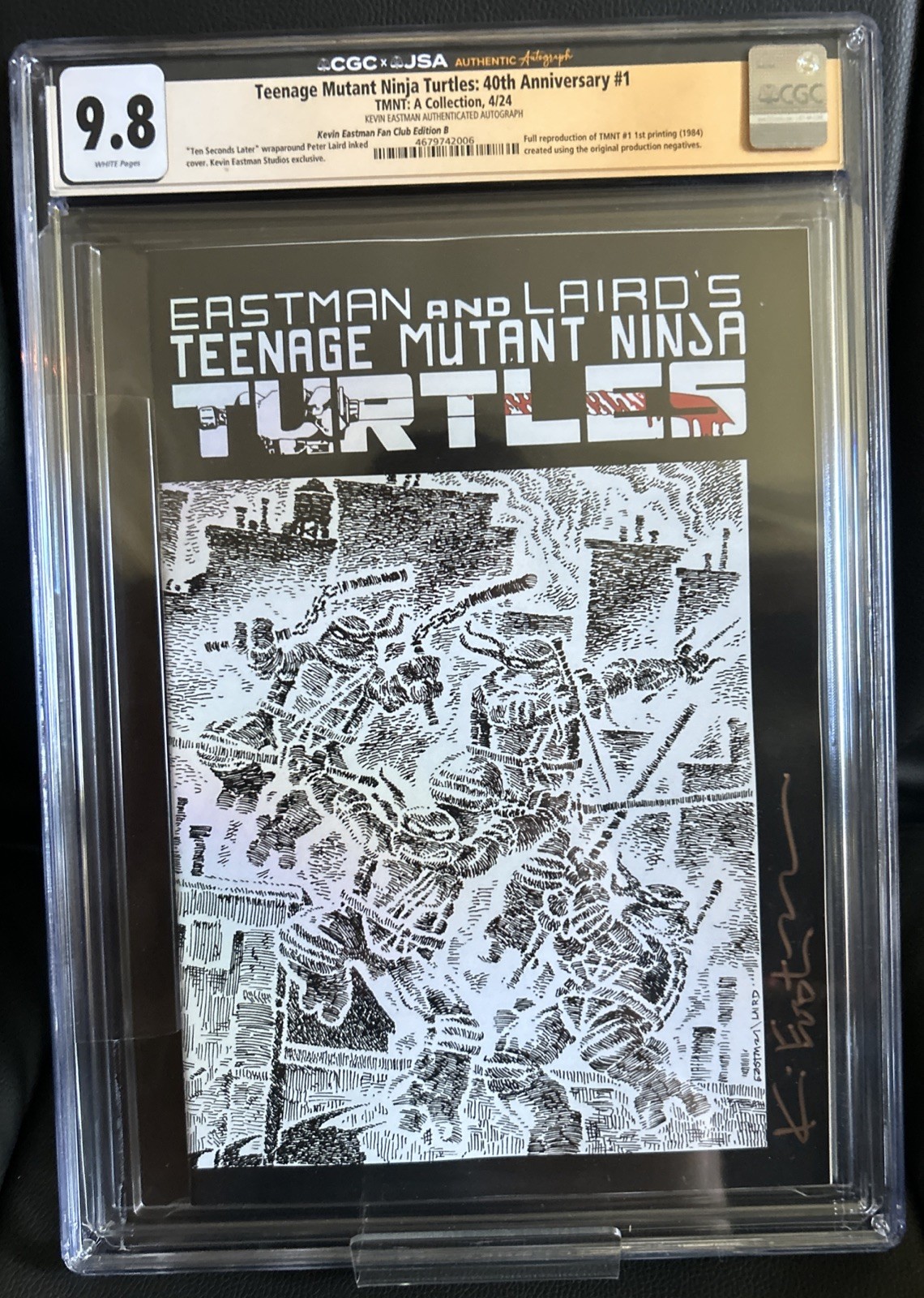 TMNT #1 - 40th Anniversary - Edition B - CGC 9.8 - Signed Kevin Eastman TMNT #1 - 40th Anniversary - Edition B - CGC 9.8 - Signed Kevin Eastman