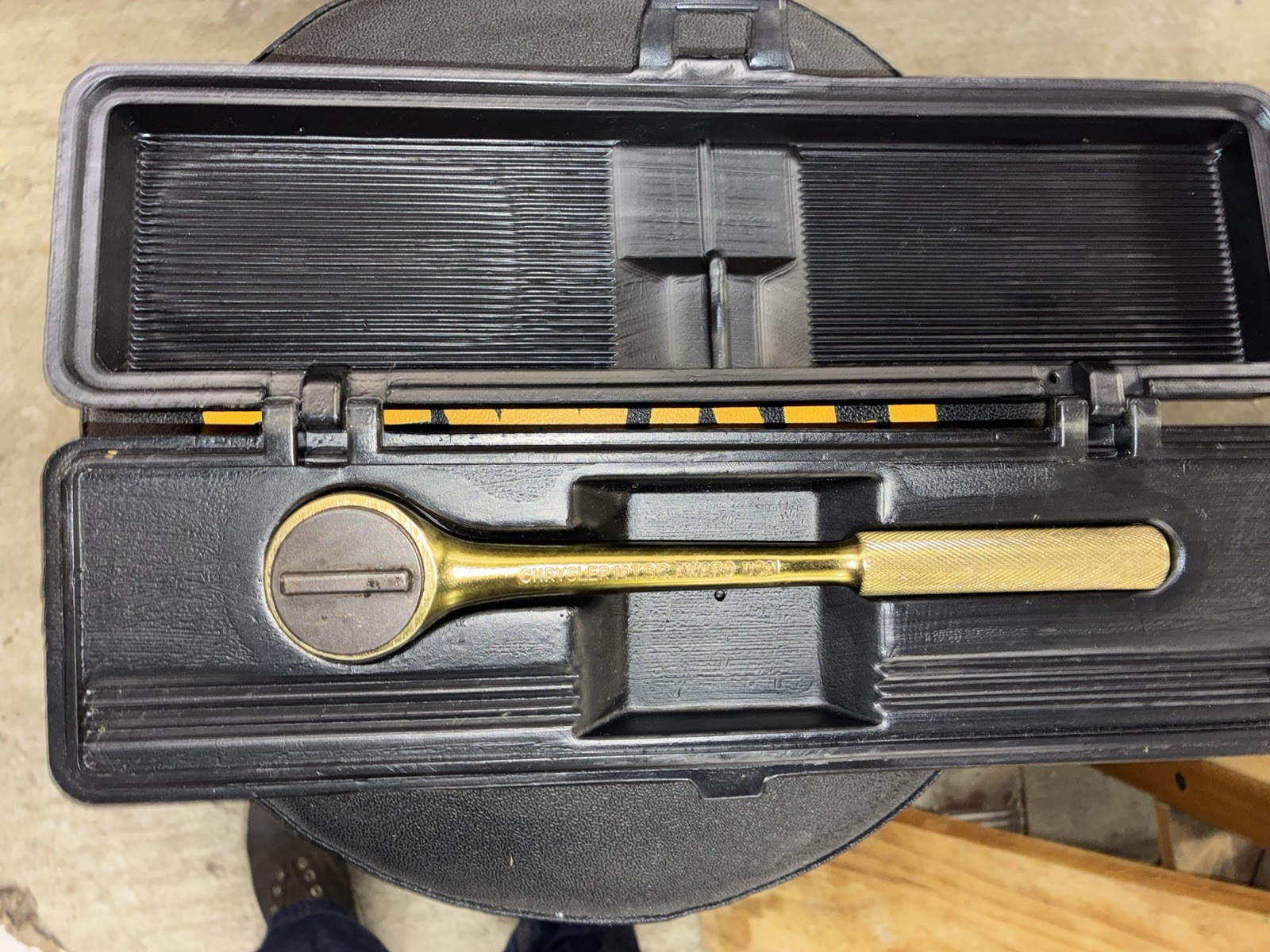 Vintage & Rare Chrysler Master Technician Award Ratchet 1/2 drive Set Golden Vintage & Rare Chrysler Master Technician Award Ratchet 1/2 drive Set Golden
