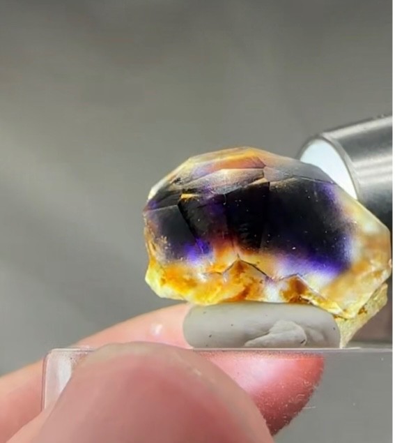 Unique black-purple rhombohedral fluorite from Heilongjiang Province