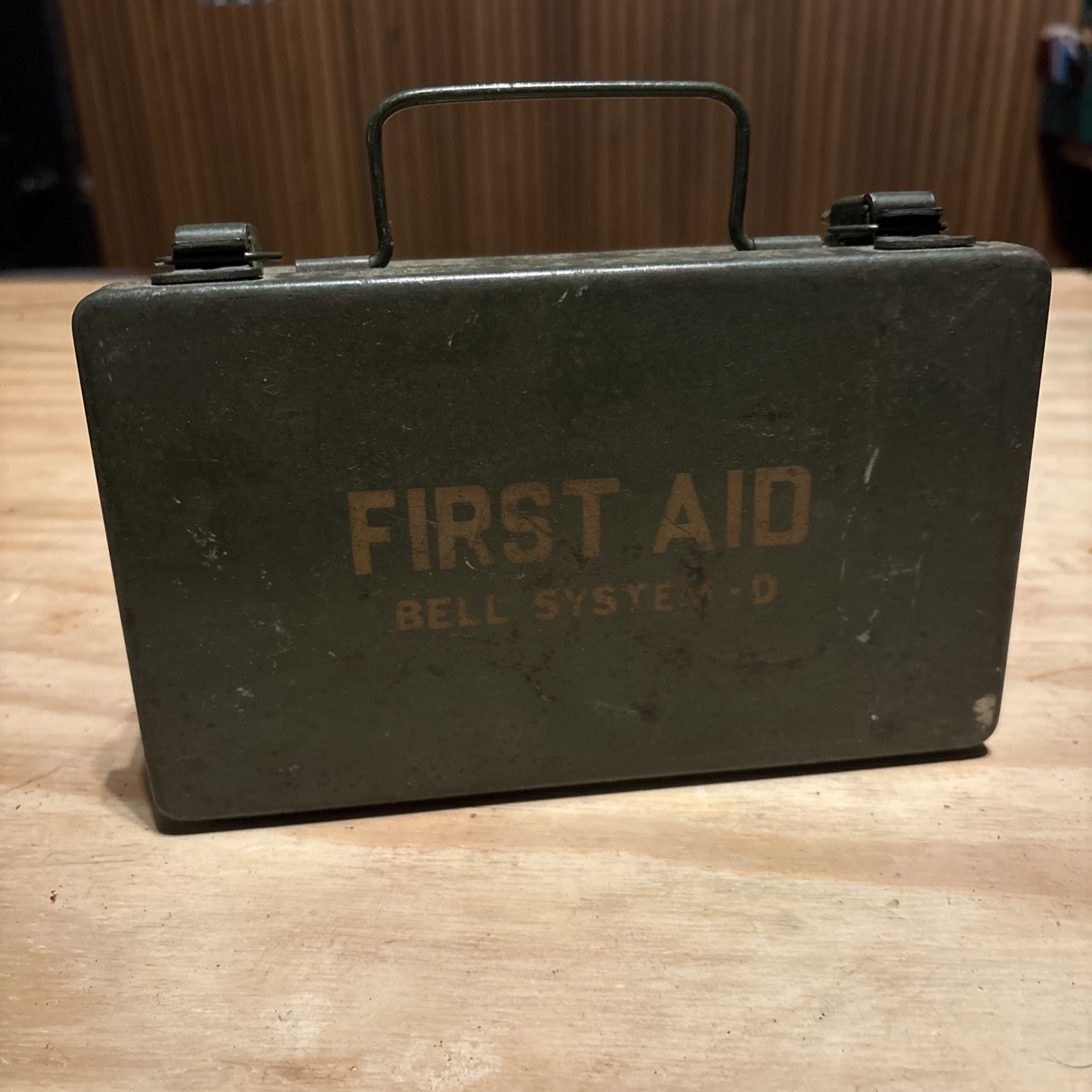 VTG Bell System-D Metal First Aid Kit Box 1950s/60s era Lineman Telephone Com