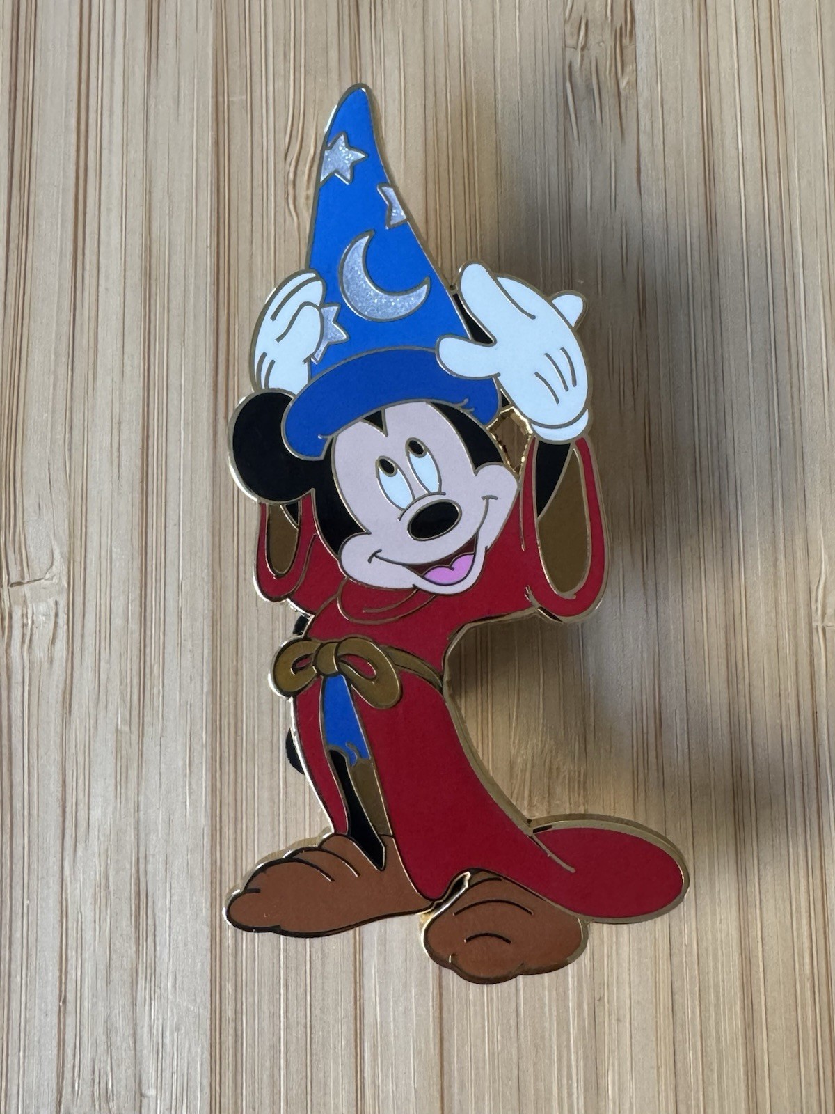 Disney Acme - Mickey Mouse Sorcerer Acme Pin. LE 1000