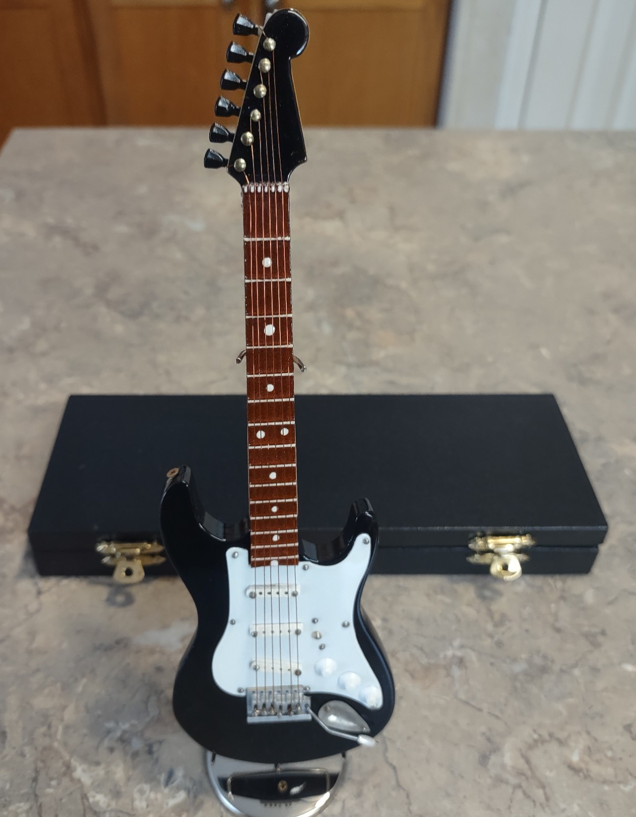 Broadway Gifts Mini Electric Guitar Black 9\