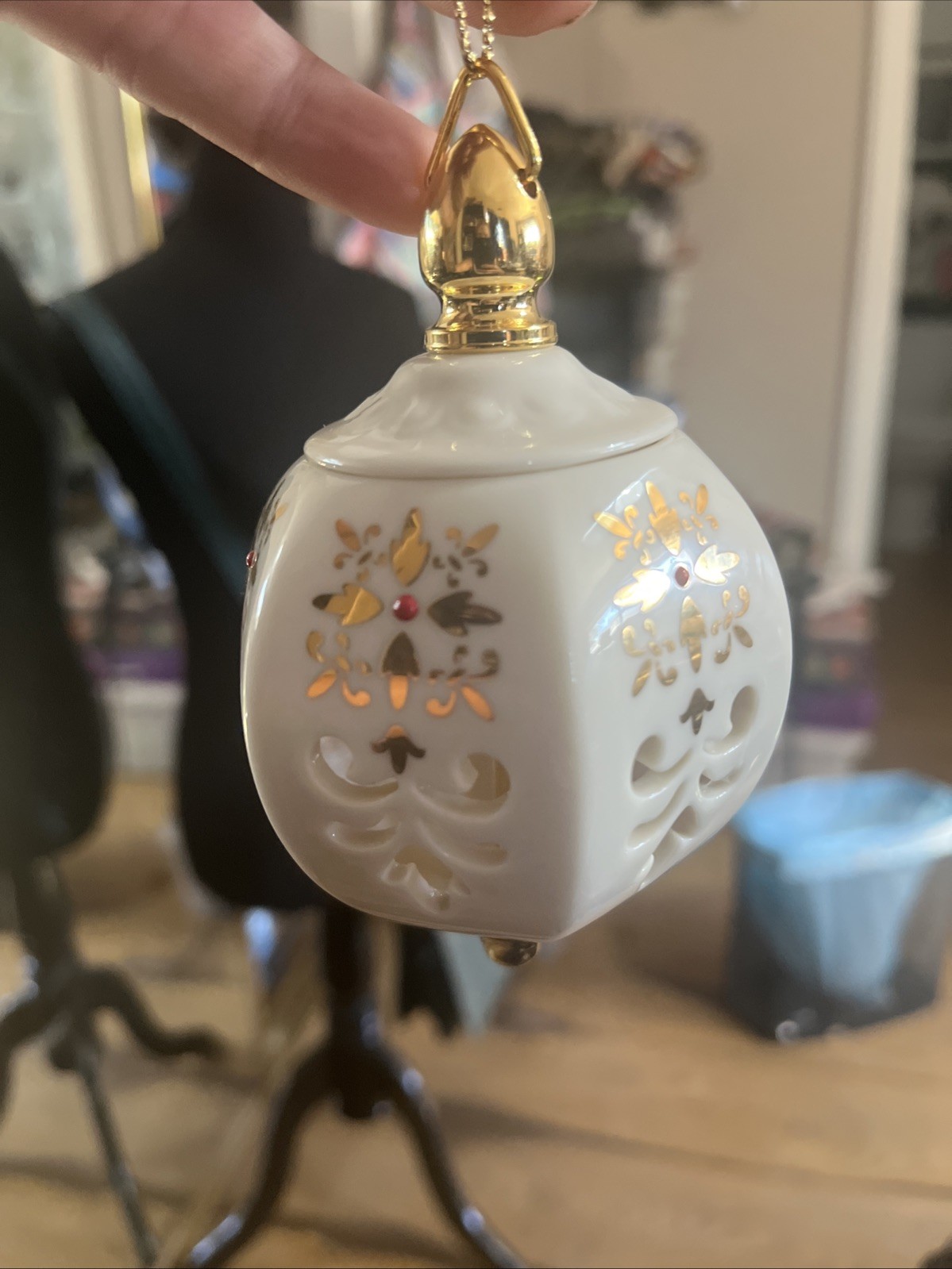 Lenox Fine China Millennium Pierced Globe Ornament 24k Gold Accents Loose 2001 Lenox Fine China Millennium Pierced Globe Ornament 24k Gold Accents Loose 2001