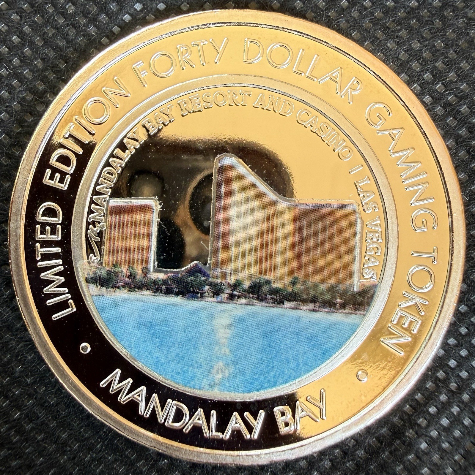 MANDALAY BAY HOTEL & CASINO $40 Limited Edition 999% 1.54 Oz Pure Silver Strike