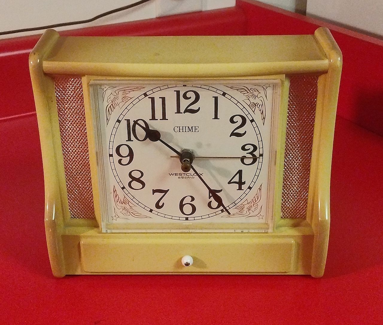 Vintage Westclox Town Crier Table Clock - S31A - Model #25379 WORKS READ