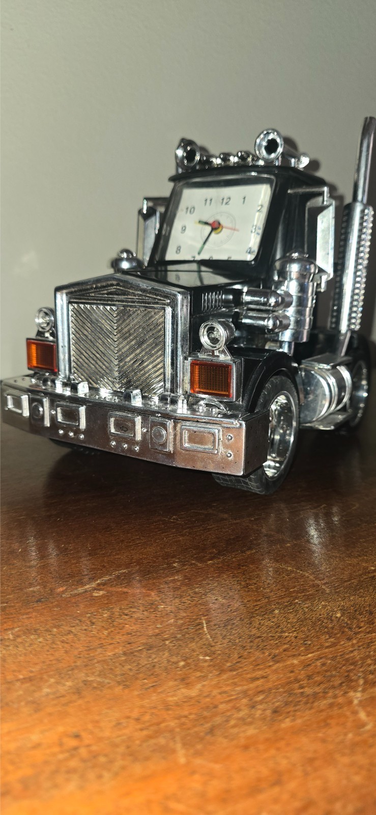 Nice Vintage Semi Truck Clock Working