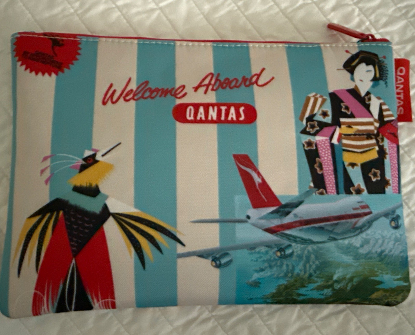 Qantas Limited Edition 2025 ‘Art from the Archive’ Business Amenity kit