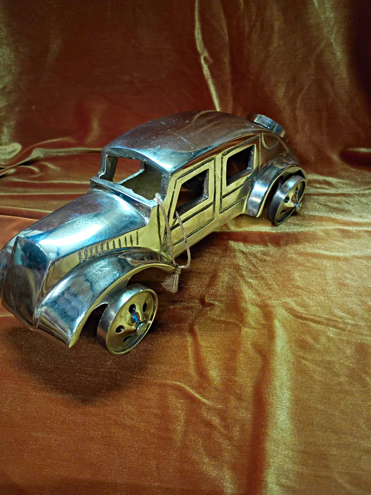 Silver Tone Metal Model Car Sedan Decorative Collectible Display Piece  10\