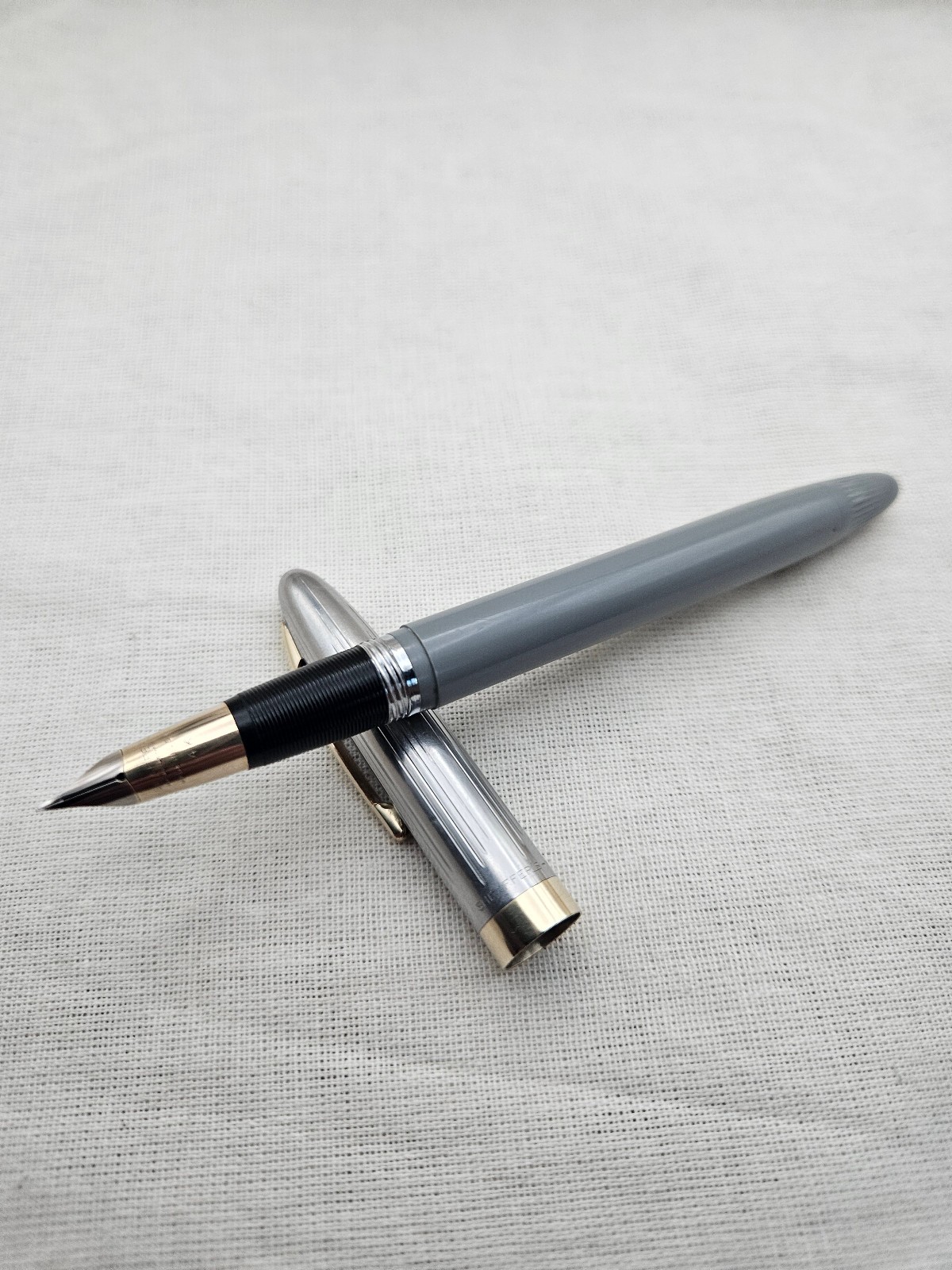 Restored Vintage 1952 Sheaffer Crest Deluxe Gray Snorkel Fountain Pen Fine 14K